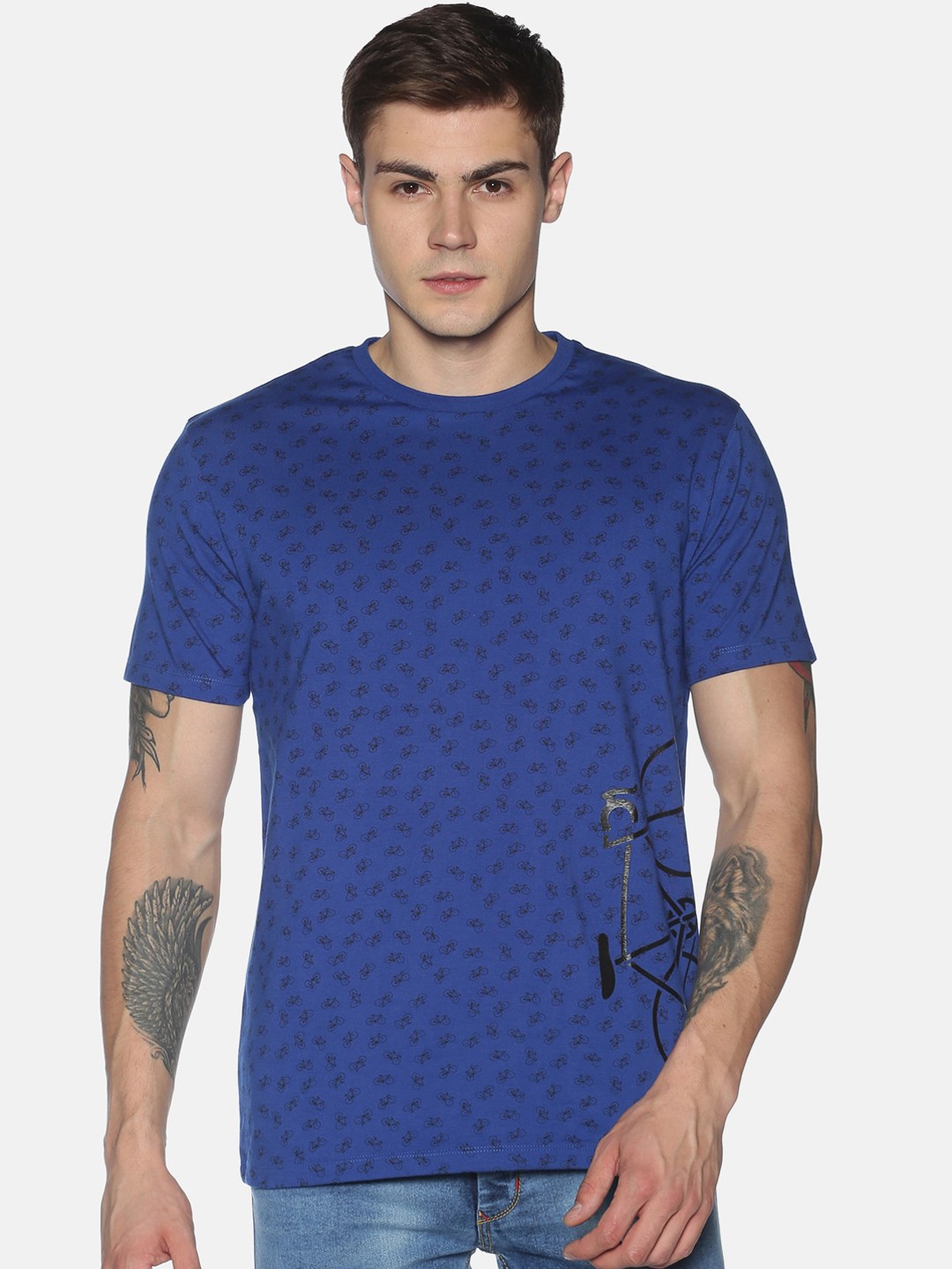 

UrGear Men Blue Self Design Round Neck T-shirt