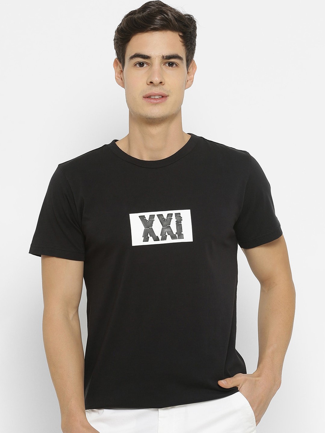

FOREVER 21 Men Black Printed Round Neck T-shirt