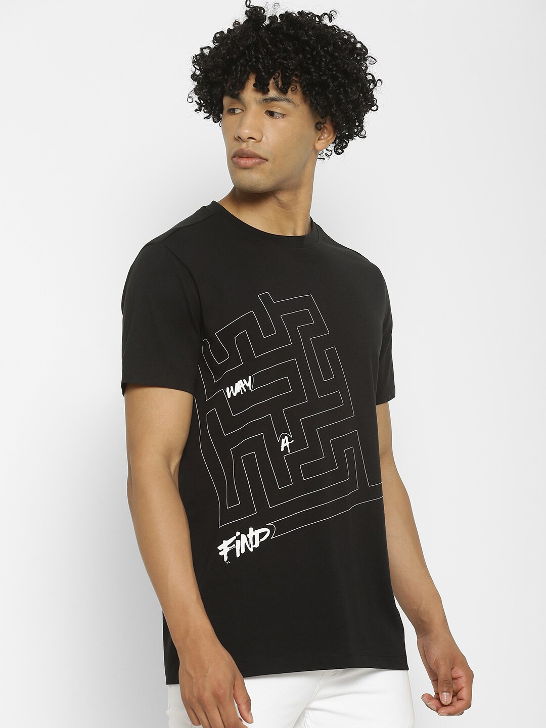 

FOREVER 21 Men Black Printed Round Neck T-shirt