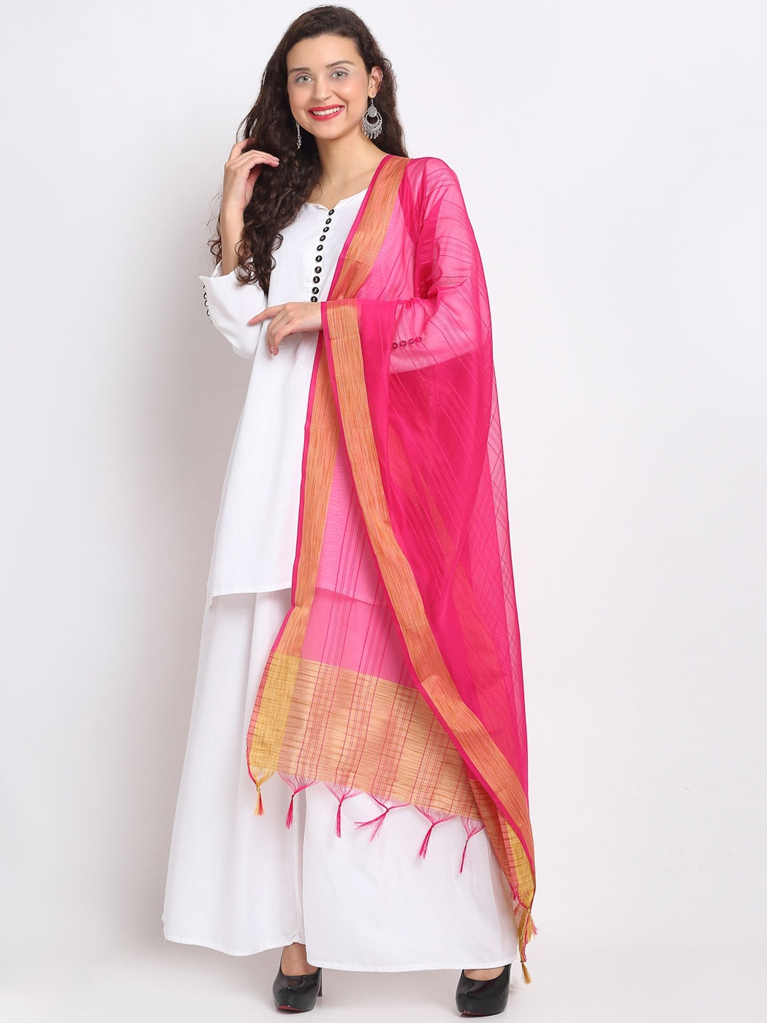 

Aujjessa Magenta & Gold-Toned Striped Dupatta