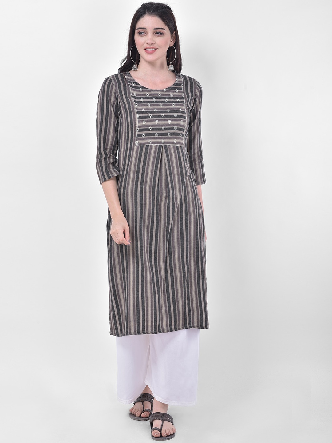 

Span Women Grey & Off White Striped Thread Work Kurta