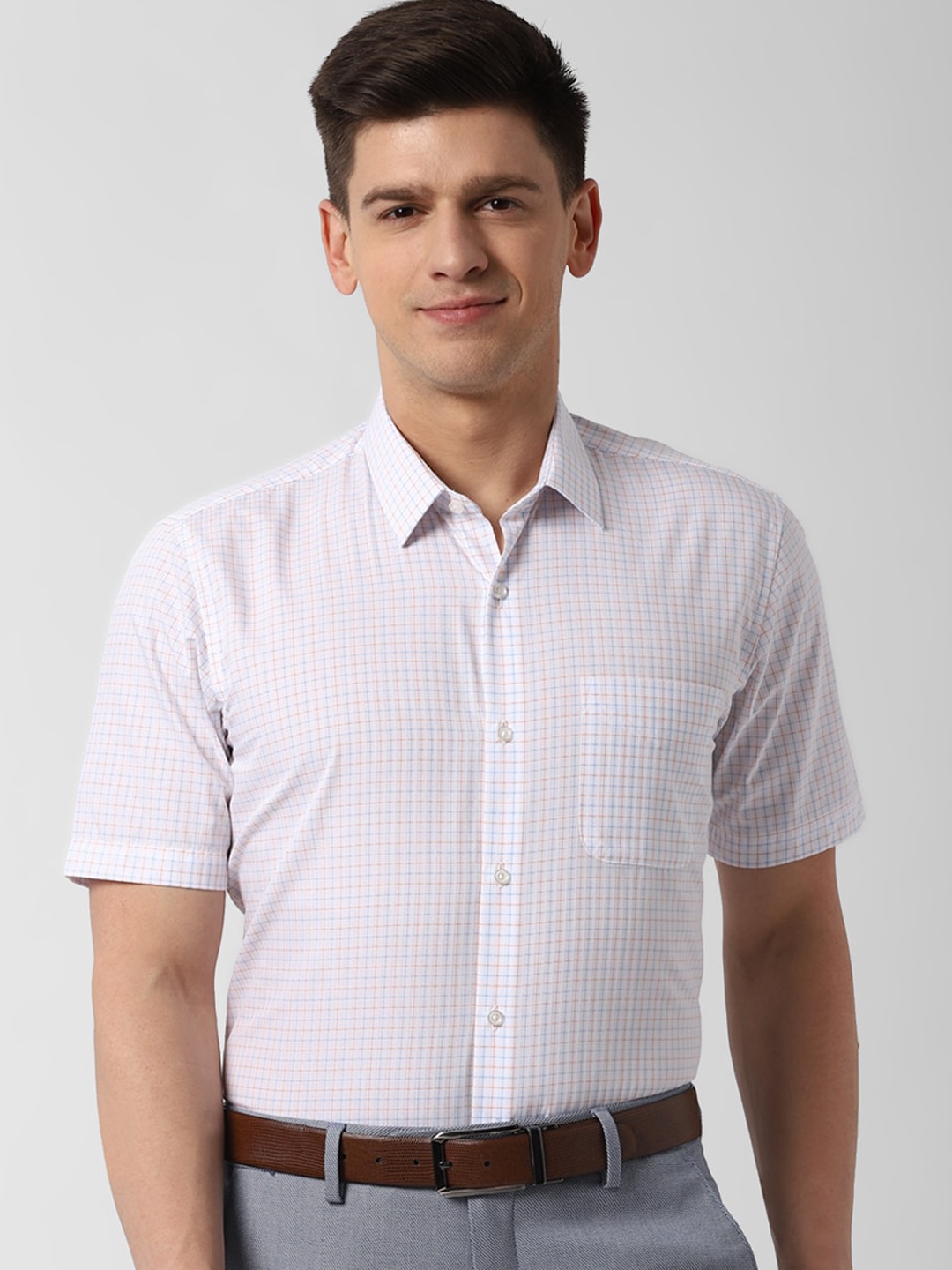 

Peter England Men White Regular Fit Checked Formal Shirt