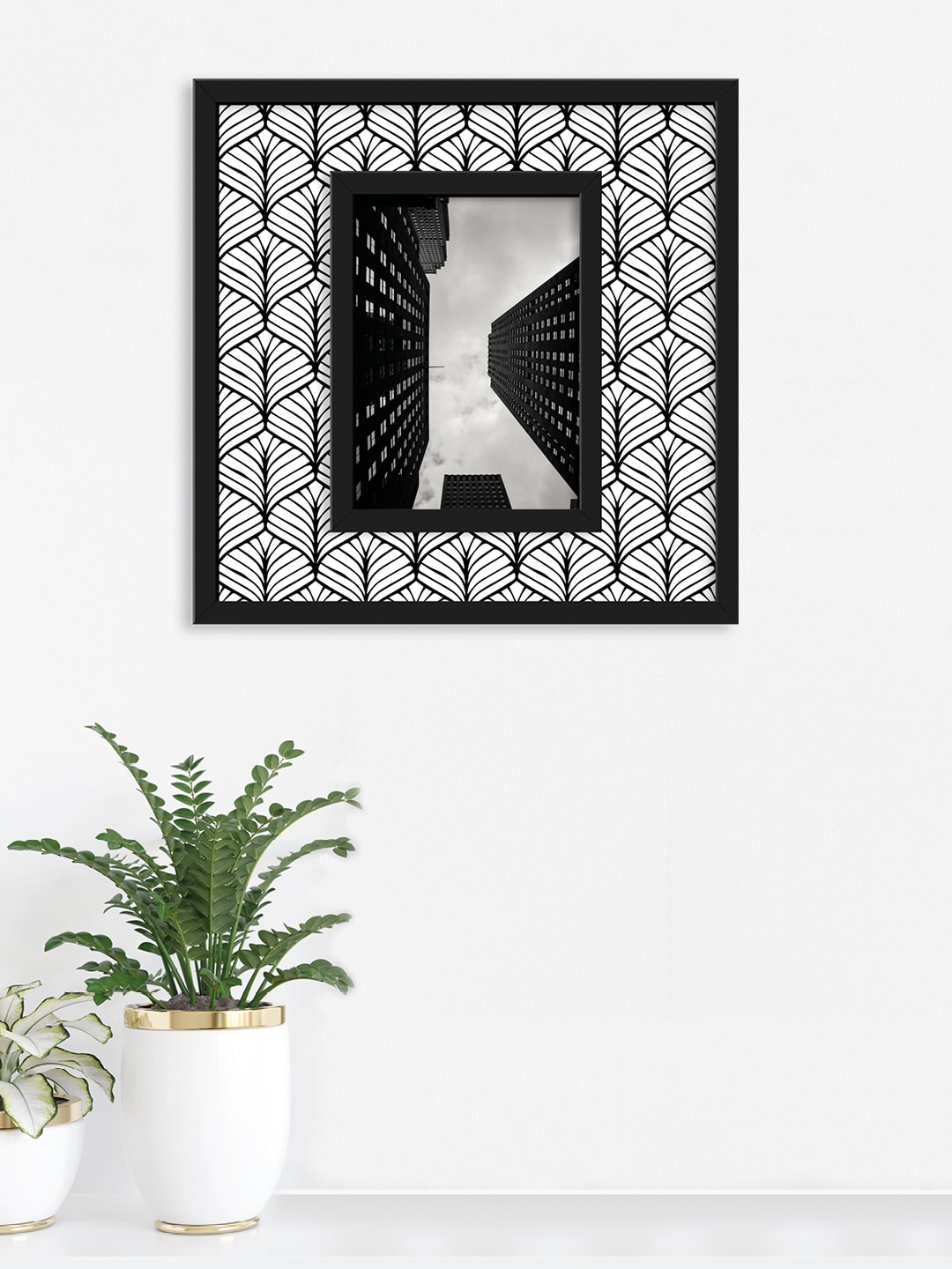 

RANDOM White & Black Printed Photo Frame