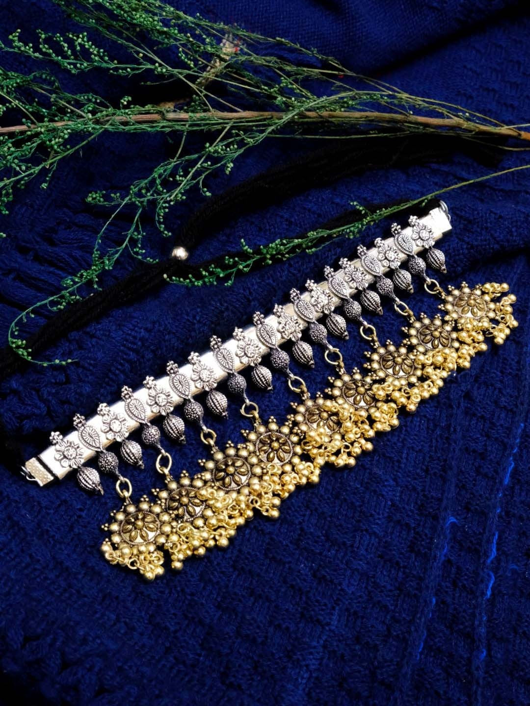 

Crunchy Fashion Silver-Toned & Gold-Toned Silver-Plated Oxidised Necklace