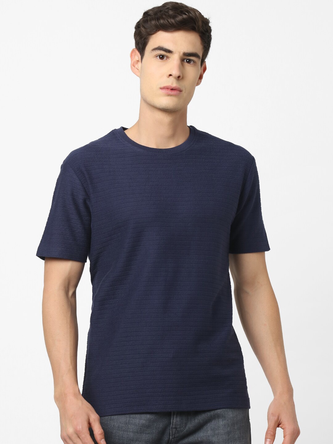 

Celio Men Navy Blue Solid Round Neck Pure Cotton T-shirt