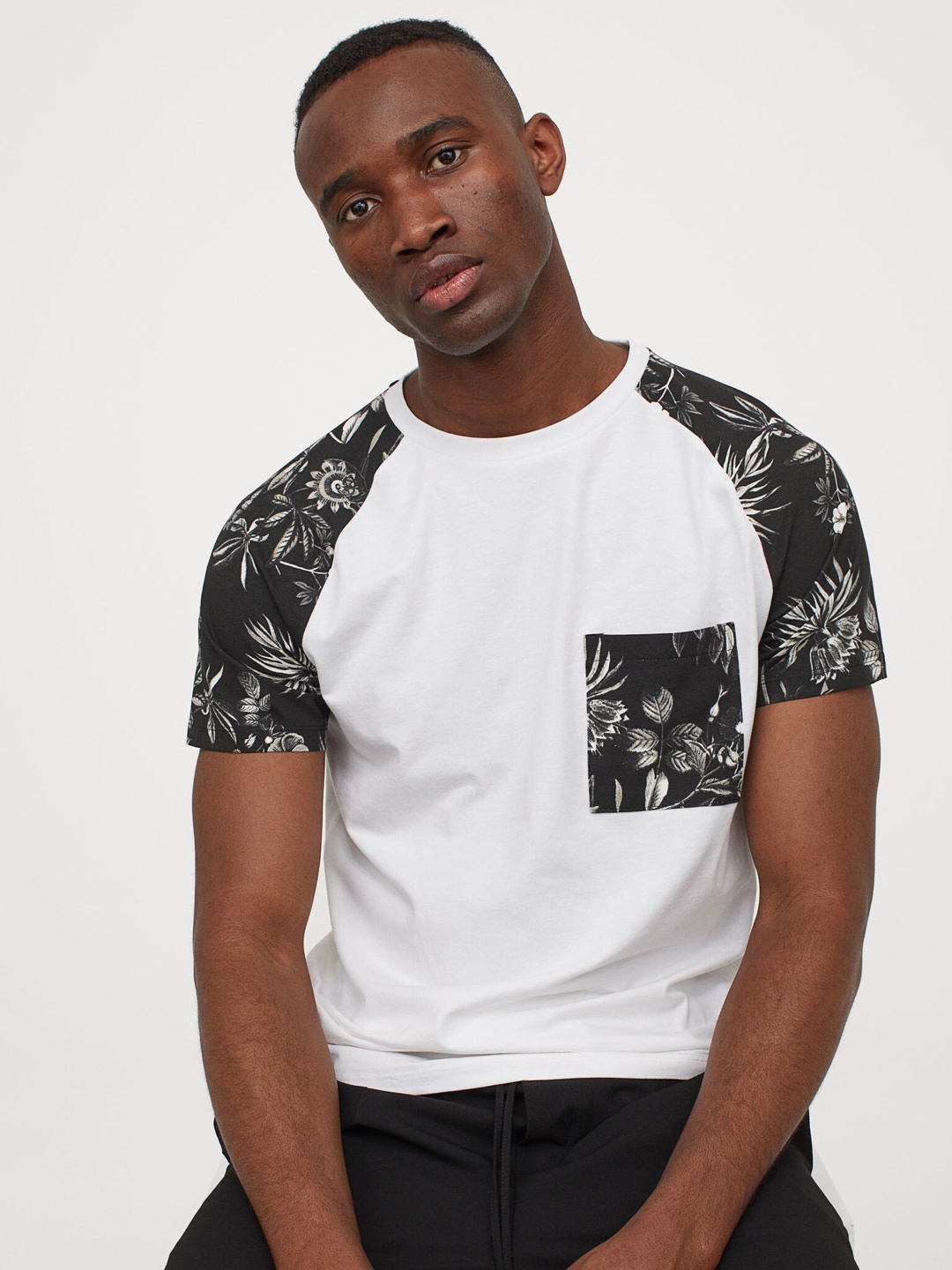 

H&M Men White Patterned T-shirt Muscle Fit
