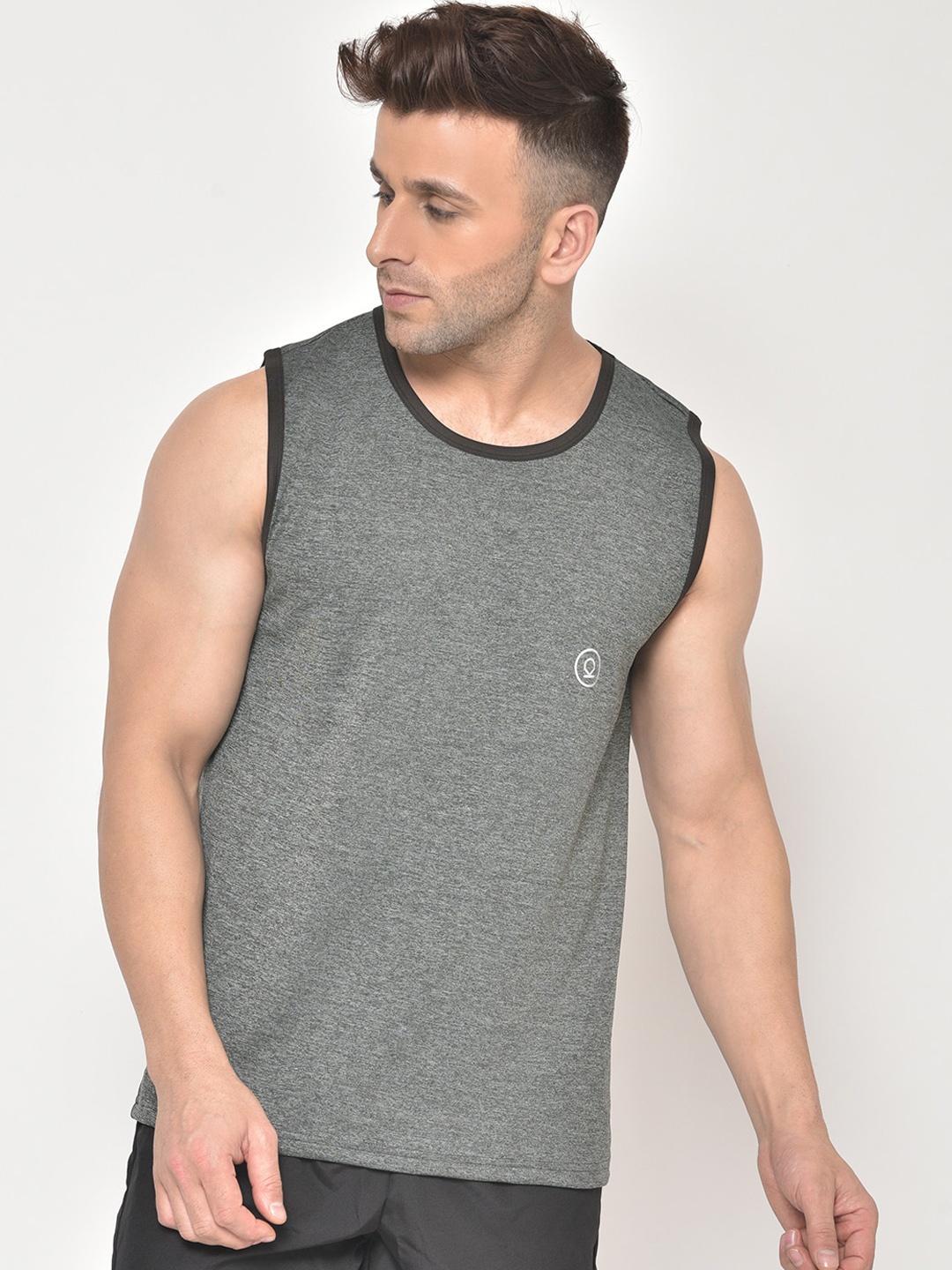 

CHKOKKO Men Grey Solid Round Neck Dry Fit Gym T-shirt