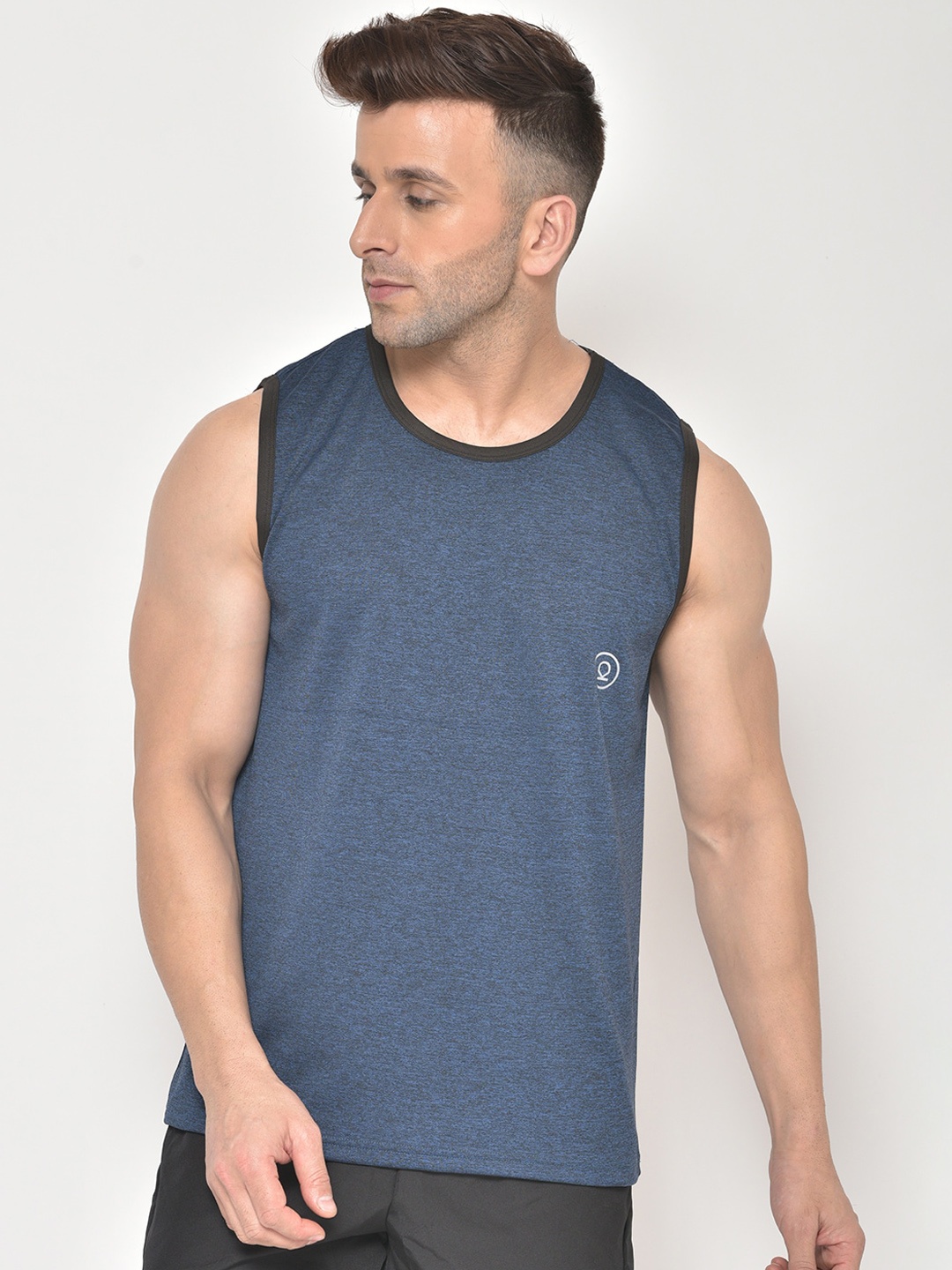 

Chkokko Men Blue Solid Round Neck Sports T-shirt