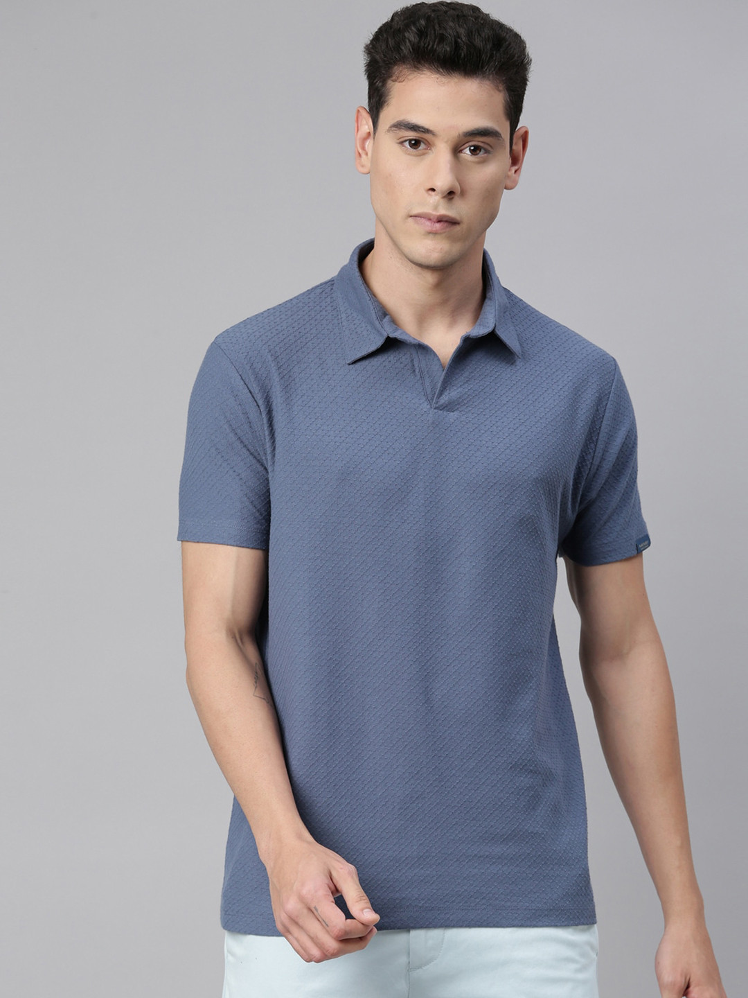 

RARE RABBIT Men Blue Solid Polo Collar T-shirt
