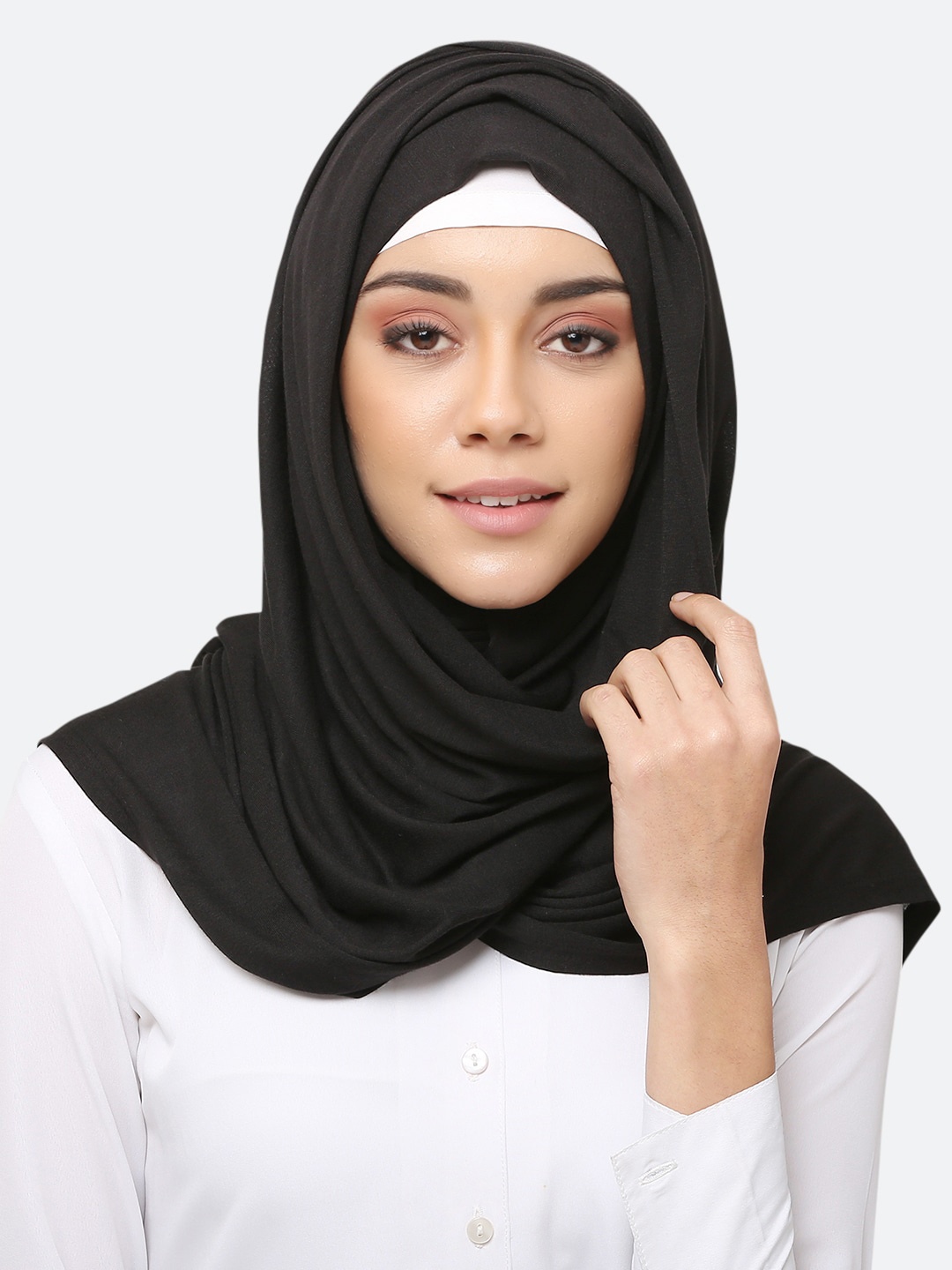 

MOMIN LIBAS Women Black Solid Hijab Scarf