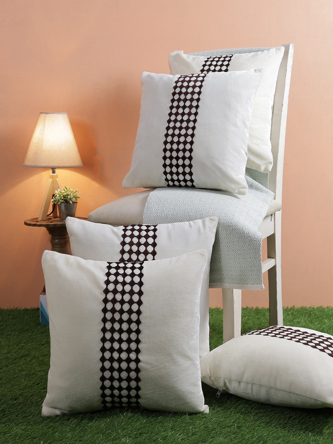 

ROMEE White & Black Set of 5 Geometric Square Cushion Covers