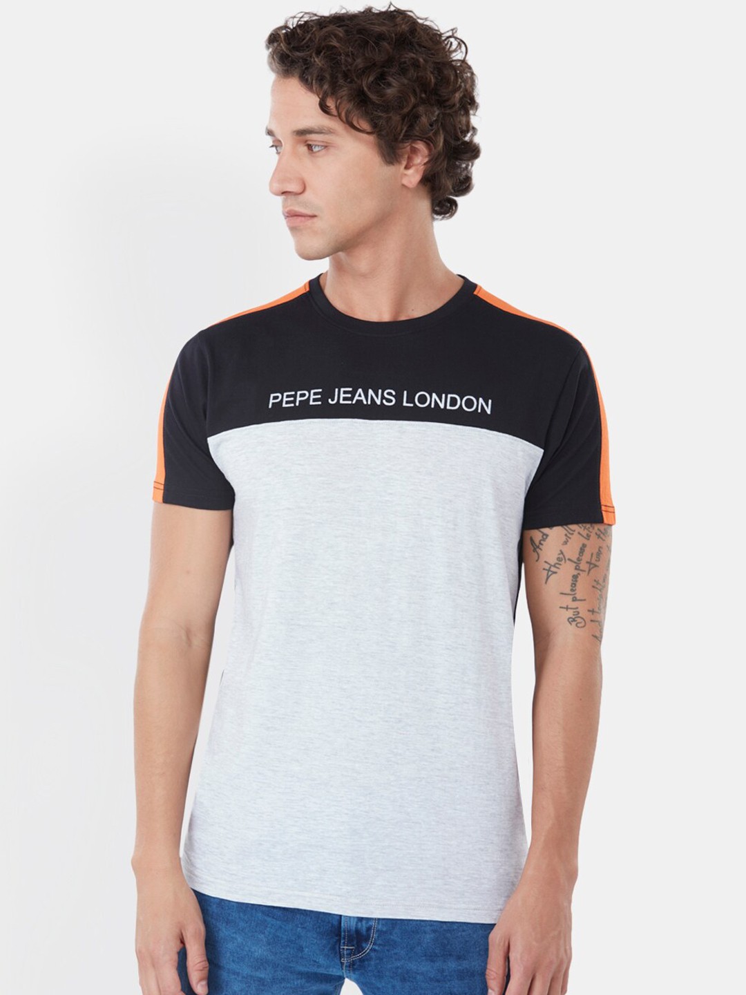 

Pepe Jeans Men Grey & Navy Blue Colourblocked Slim Fit T-shirt