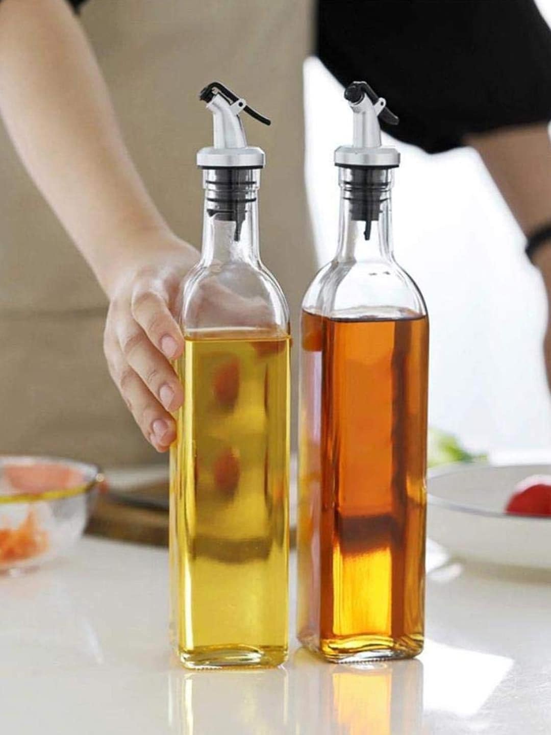

INCRIZMA Set Of 2 Transparent Solid Oil Vinegar Dispenser with Lever Release Pourer