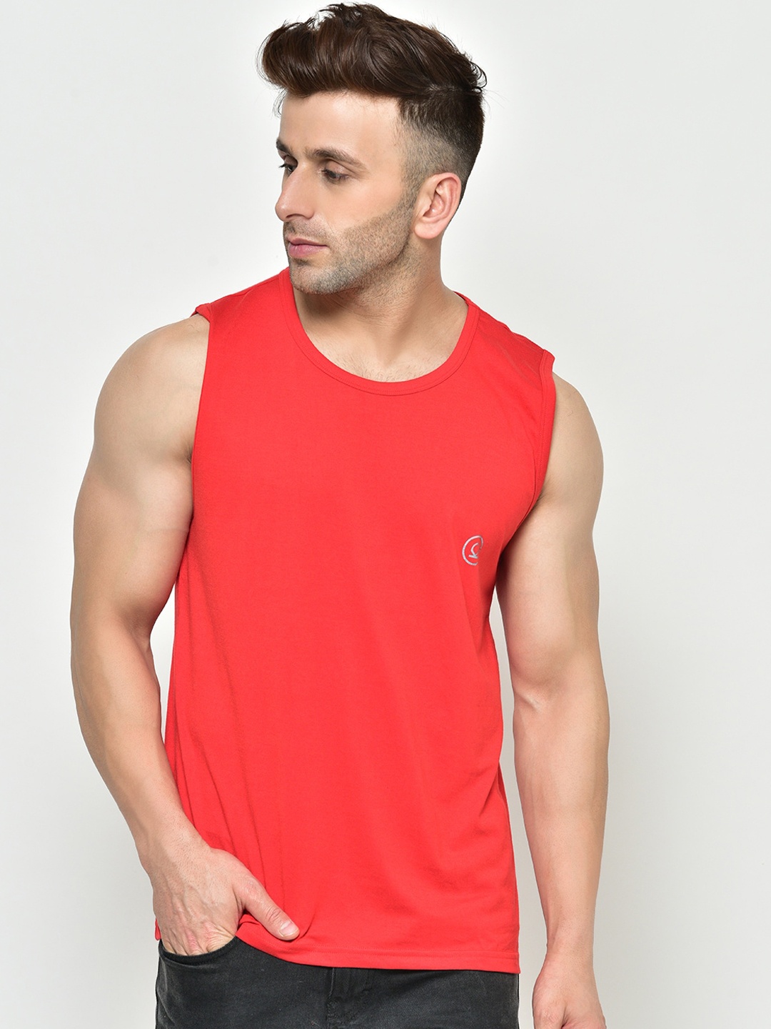 

CHKOKKO Men Red Solid Round Neck Dry Fit Gym T-shirt