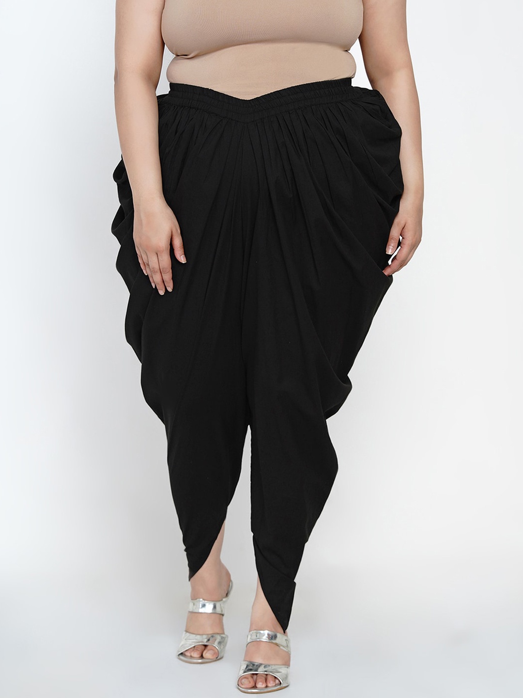 

Fabnest Curve Women Black Solid Loose Fit Salwar