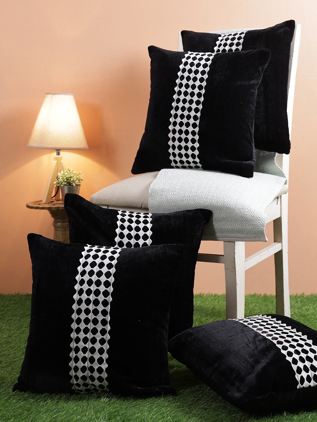 

ROMEE Black & White Set of 5 Geometric Square Cushion Covers
