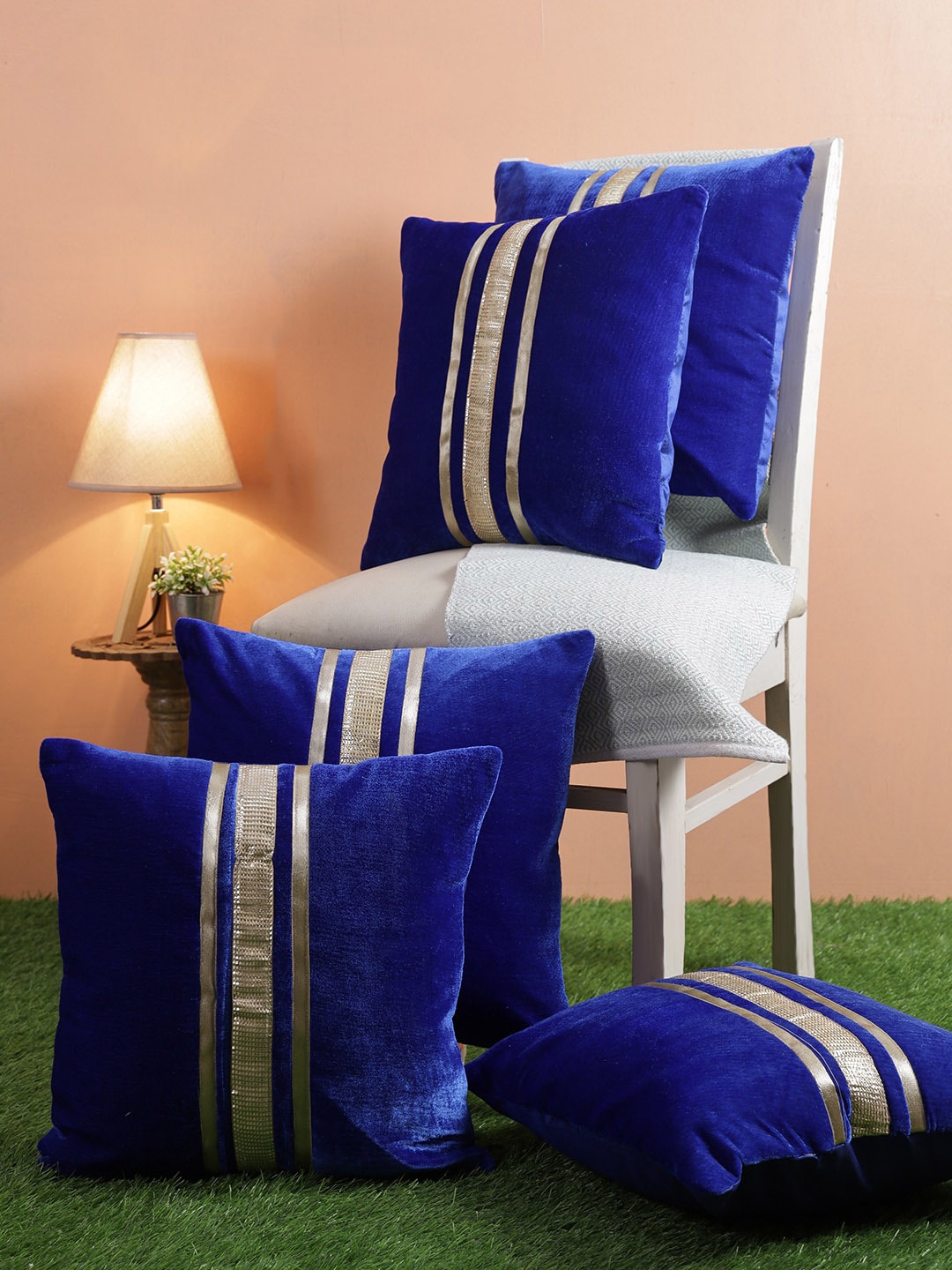 

ROMEE Set of 5 Blue & Gold-Toned Set of 5 Embellished Square Cushion Covers