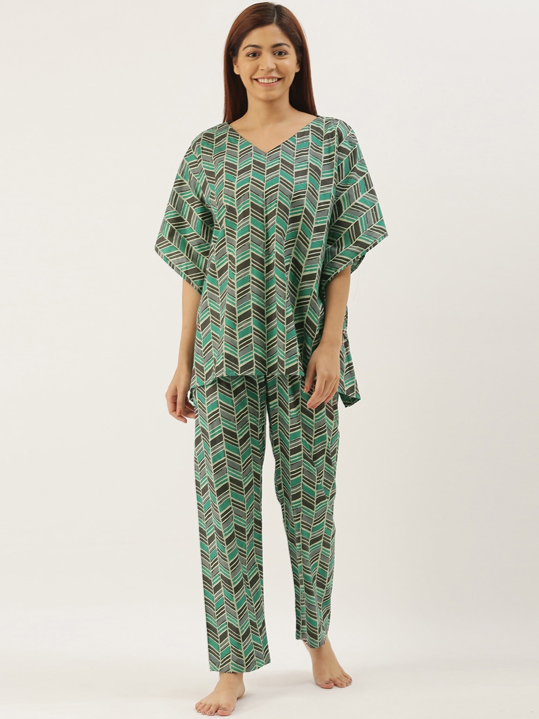 

Bannos Swagger Women Teal & White Printed Night suit