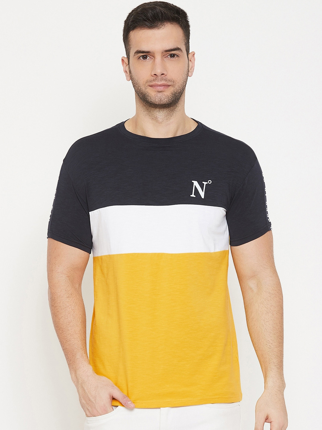 

QUBIC Men Navy Blue Colourblocked Round Neck T-shirt