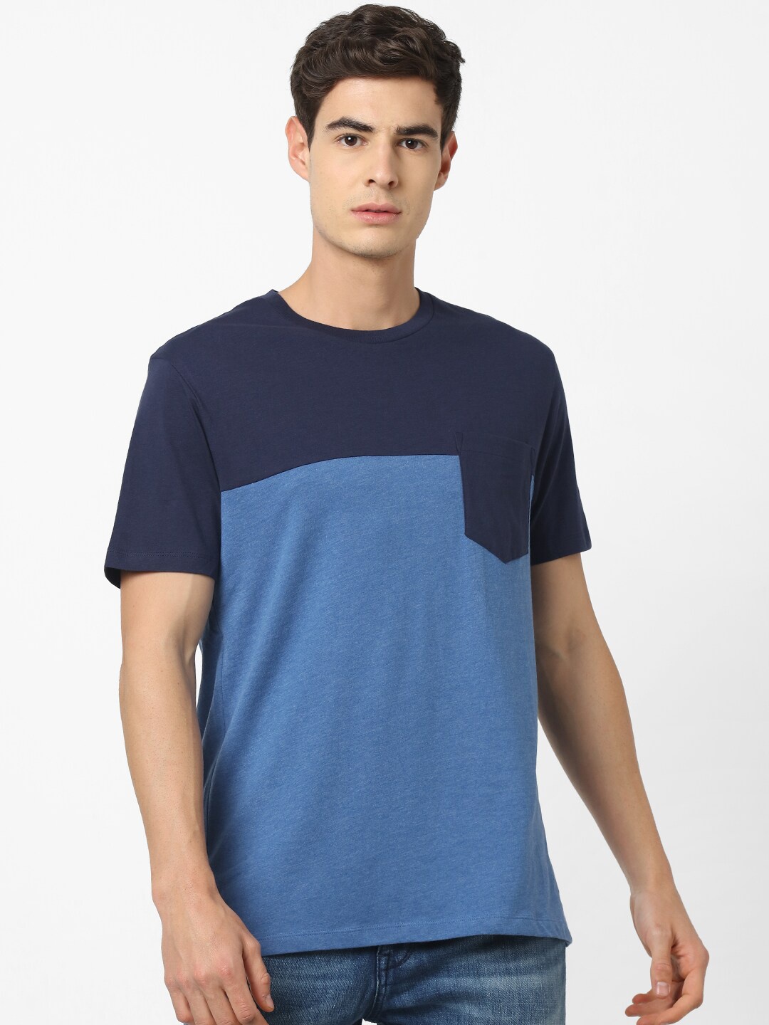 

Celio Men Blue Colourblocked Round Neck Pure Cotton T-shirt
