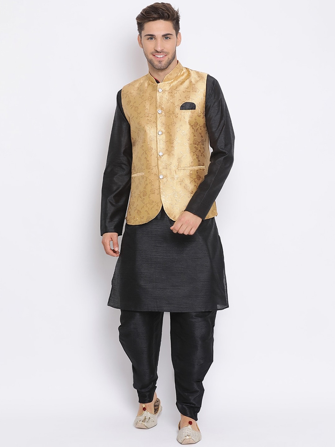 

Hangup Men Black & Gold-Toned Solid Kurta with Harem Pants & Waistcoat