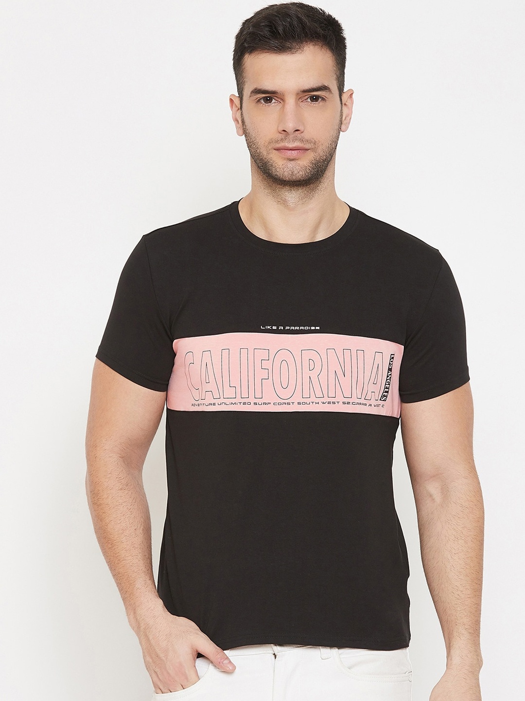 

QUBIC Men Black Colourblocked Round Neck T-shirt