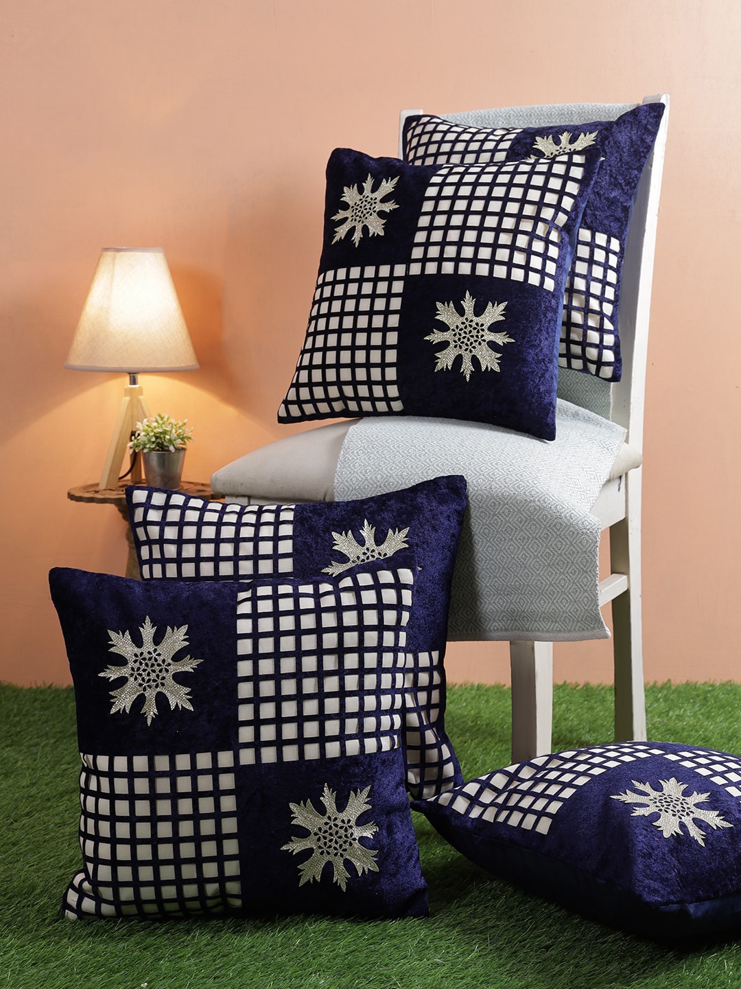 

ROMEE Set of 5 Blue & White Set of 5 Embellished Square Cushion Covers
