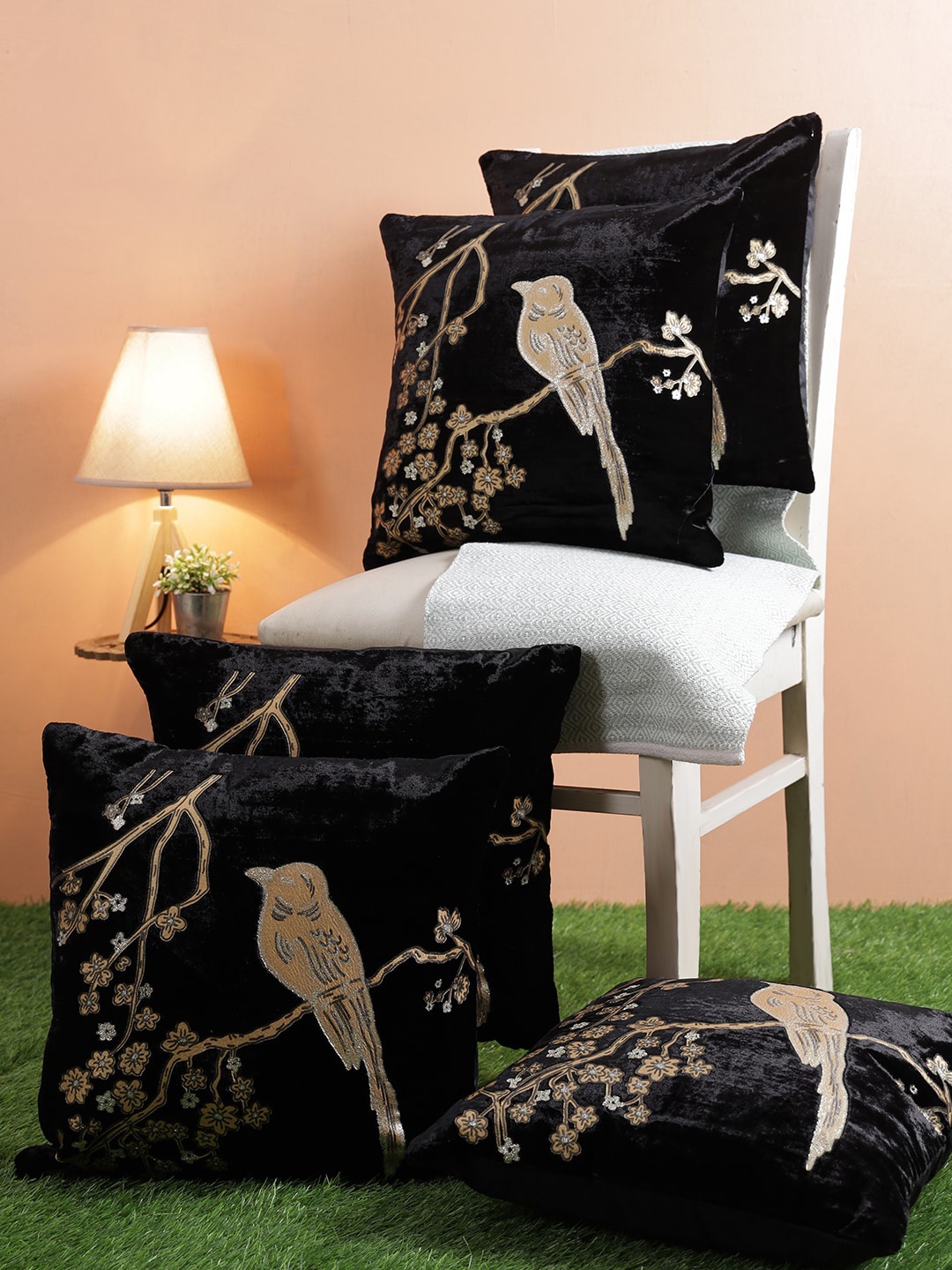 

ROMEE Black & Gold-Toned Set of 5 Embellished Velvet Square Cushion Covers