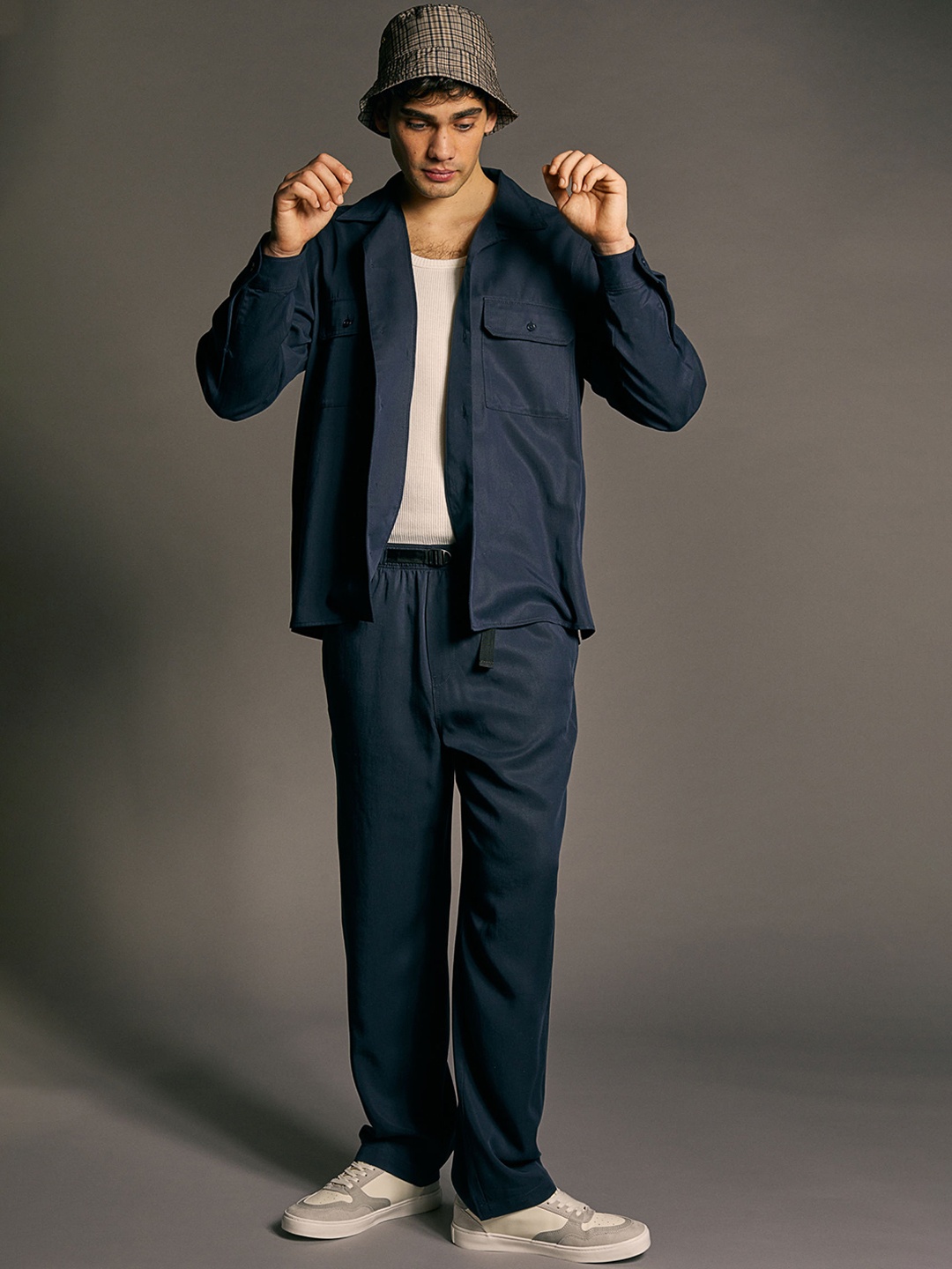 

H&M Men Navy Blue Solid Belted Sustainable Joggers