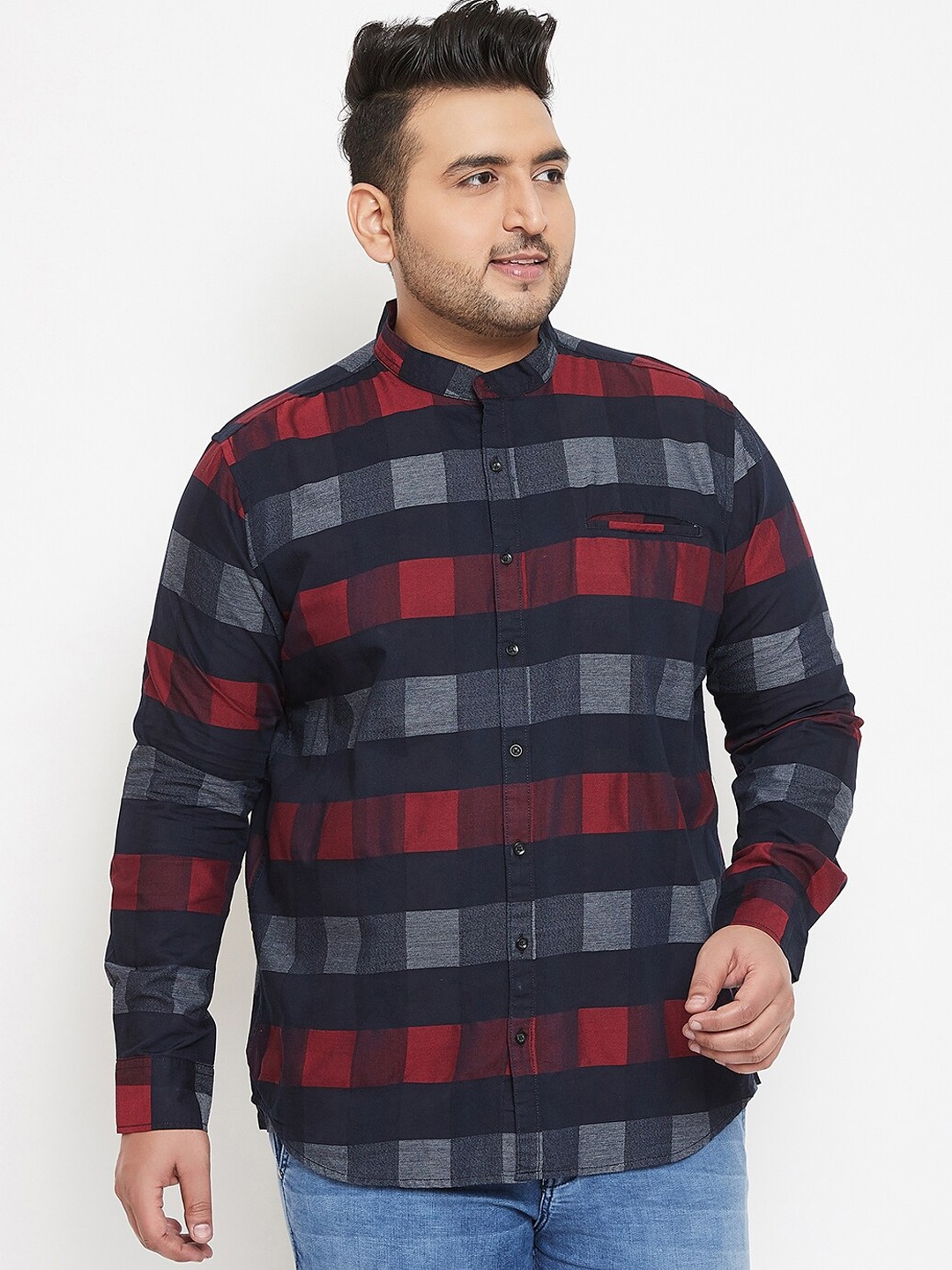 

Instafab Plus Men Navy Blue & Red Regular Fit Checked Casual Shirt