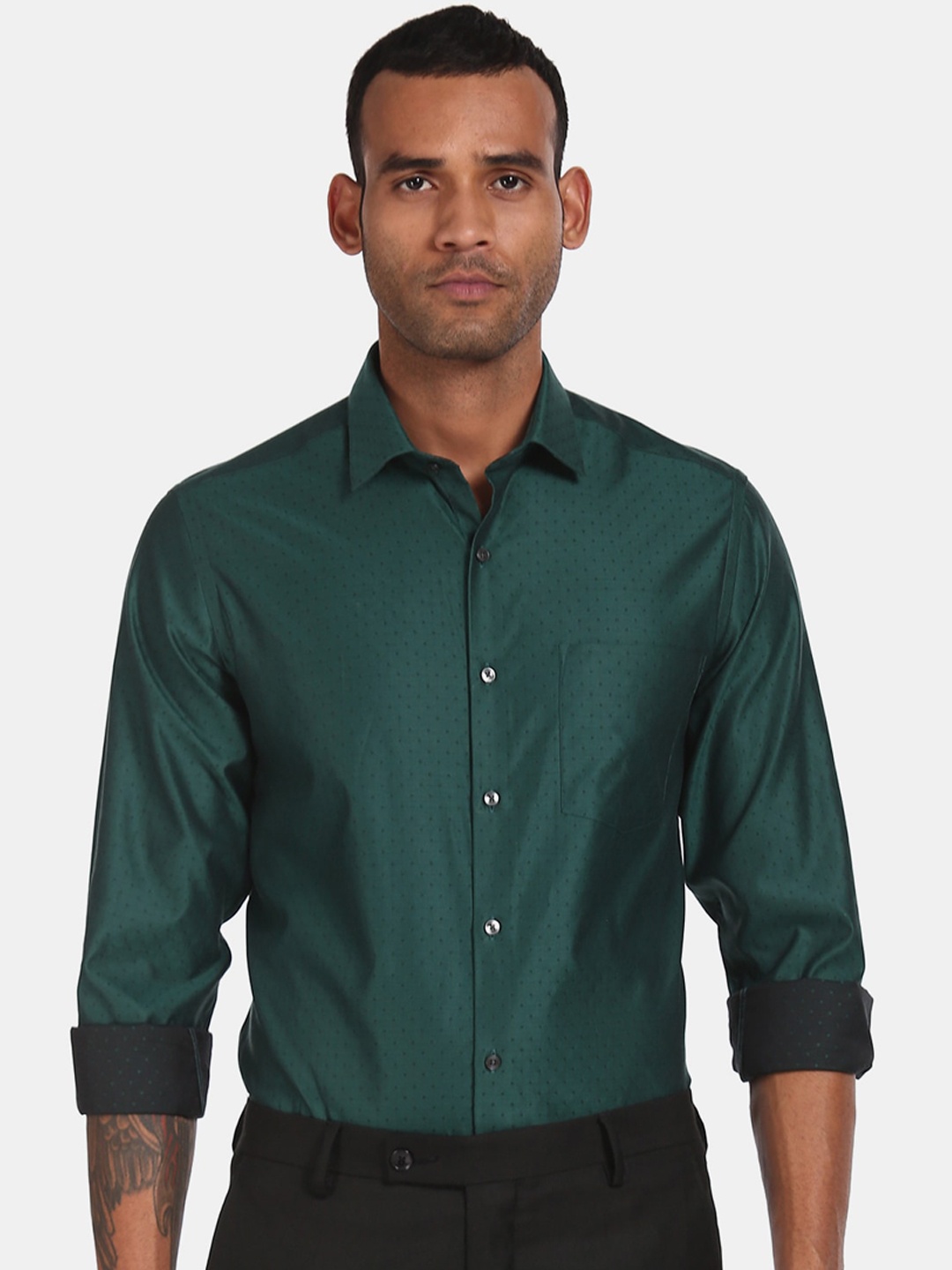 

Arrow Men Green Regular Fit Solid Formal Shirt