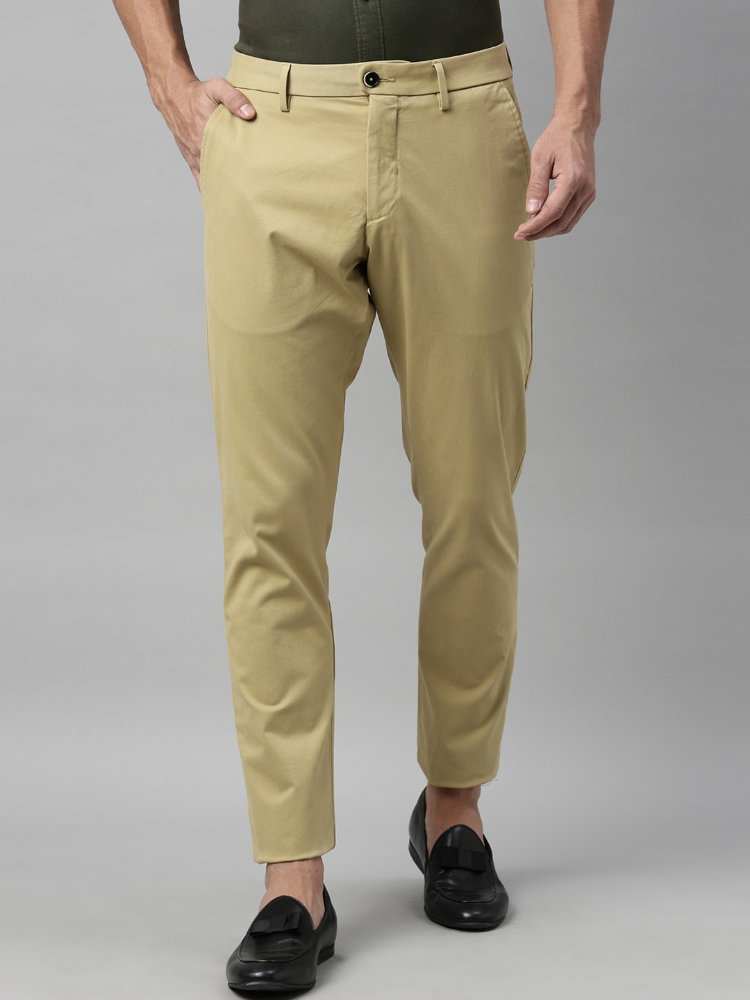 

RARE RABBIT Men Khaki Solid Chinos