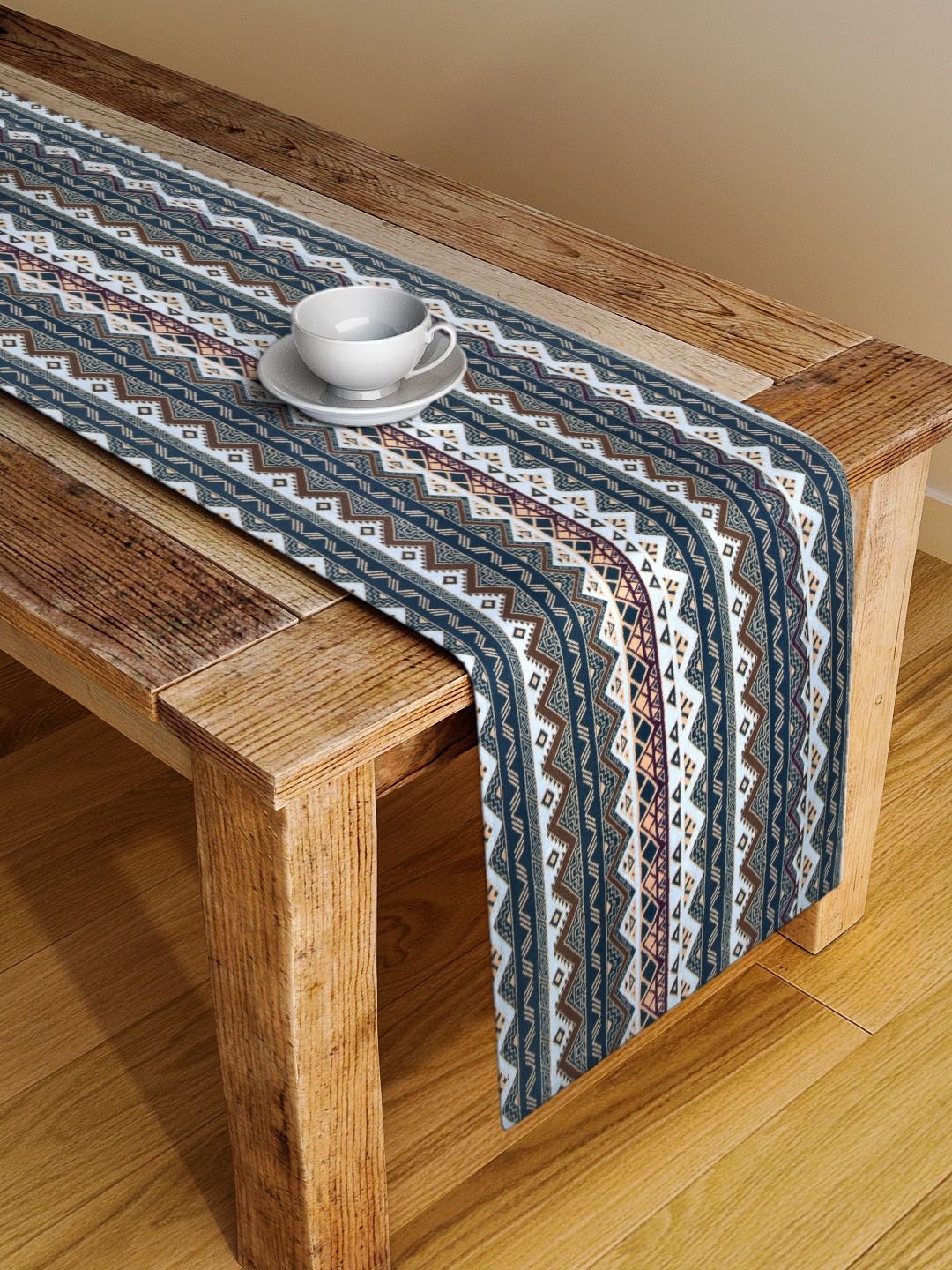 

Alina decor Green & White Geometric Printed Table Runner