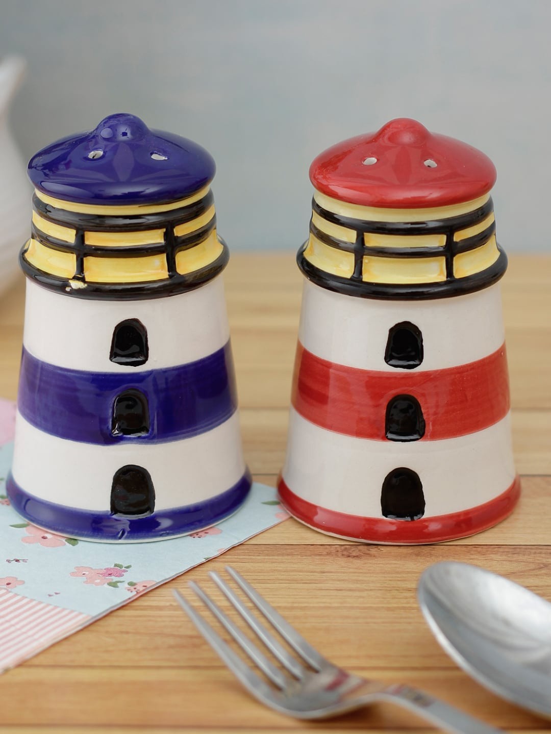 

A Vintage Affair- Home Decor Set Of 2 Red & Blue Ceramic Salt and Pepper Shakers