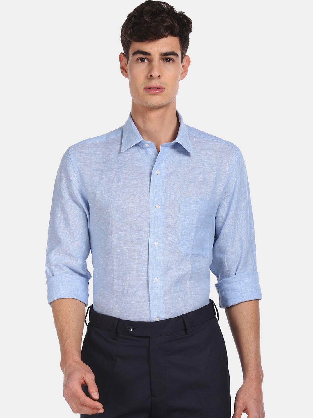 

Arrow Men Blue Regular Fit Solid Casual Shirt