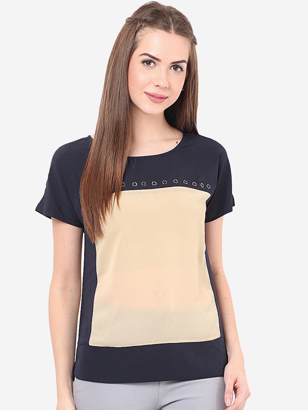 

Porsorte Navy Blue & Beige Colourblocked Regular Top