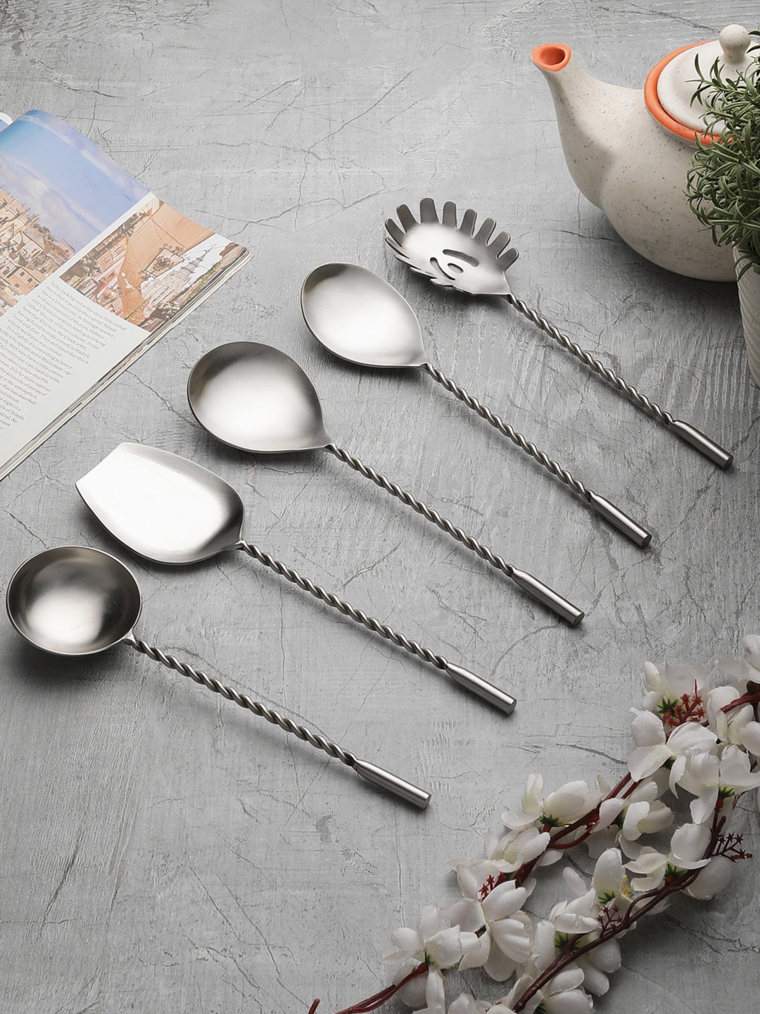 

VarEesha Set of 5 Silver-Toned Serving Spoon Set