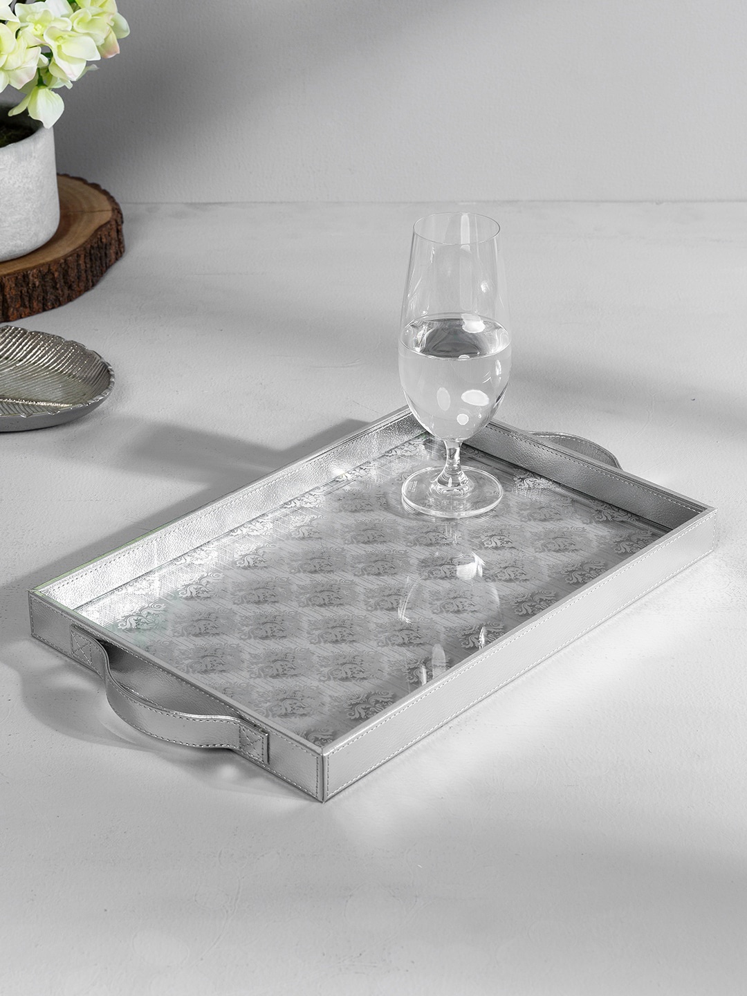 

Pure Home and Living Silver-Toned & White Printed Rectangular Tray