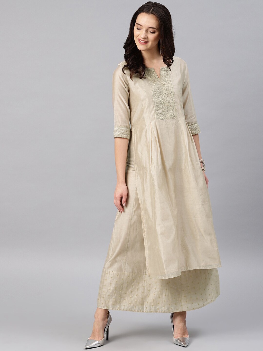 

Desi Weavess Women Beige Floral Yoke Design Thread Work Kurta