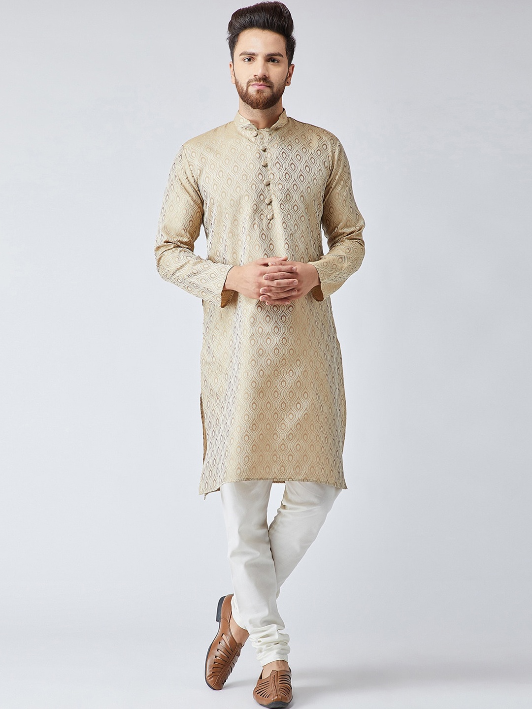 

Jompers Men Beige & White Self Design Kurta with Churidar