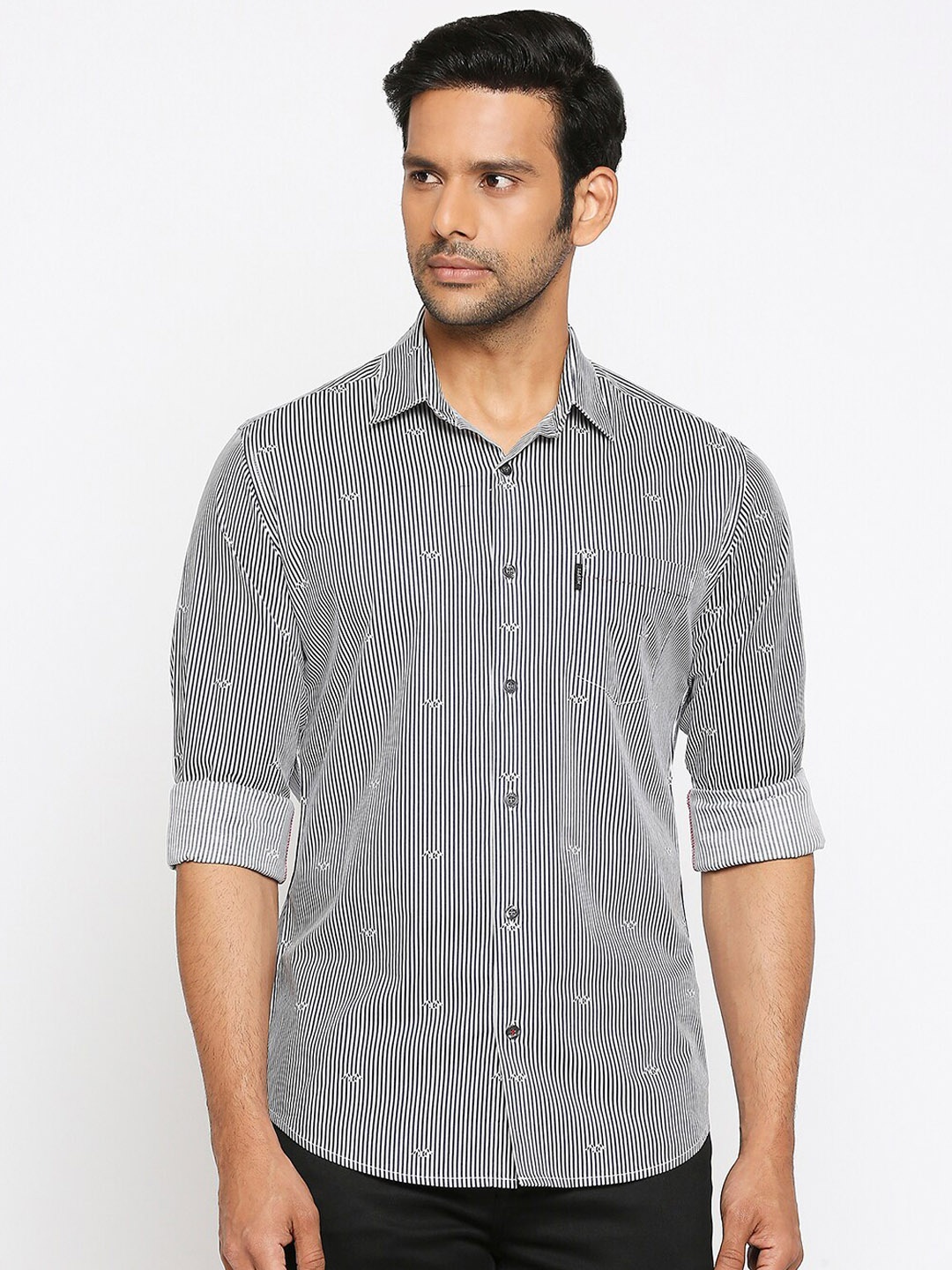 

Mufti Men Navy Blue Slim Fit Checked Casual Shirt
