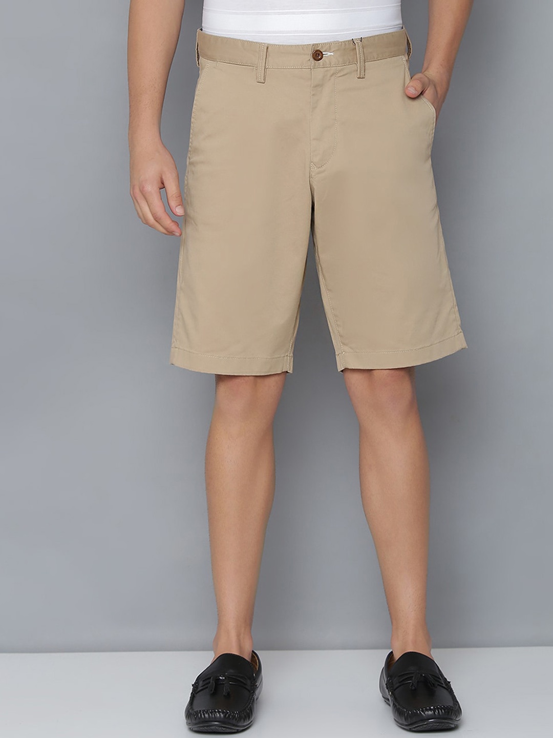 

GANT Men Khaki Solid Regular Fit Regular Shorts