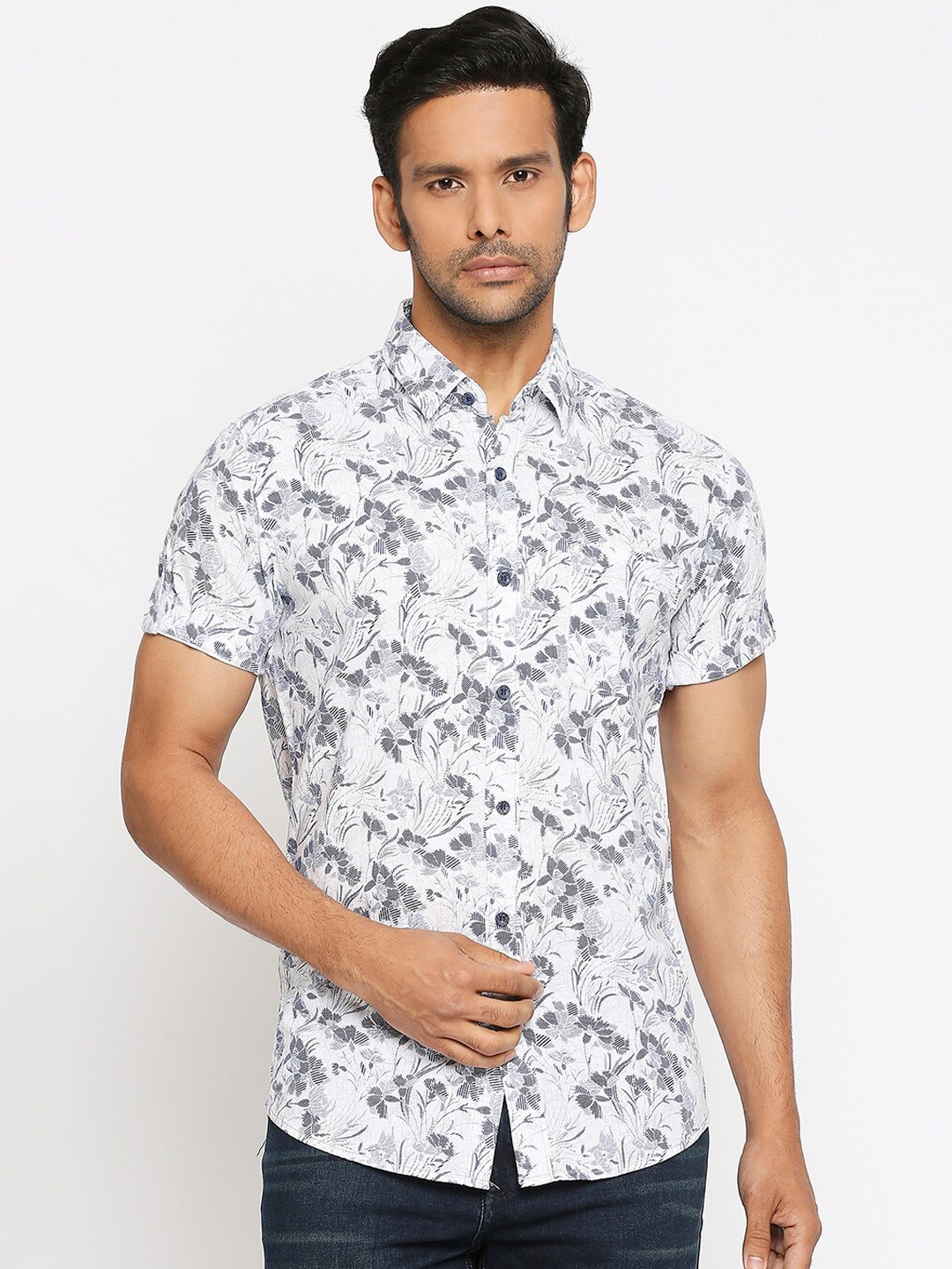 

Mufti Men White Slim Fit Printed Casual Shirt