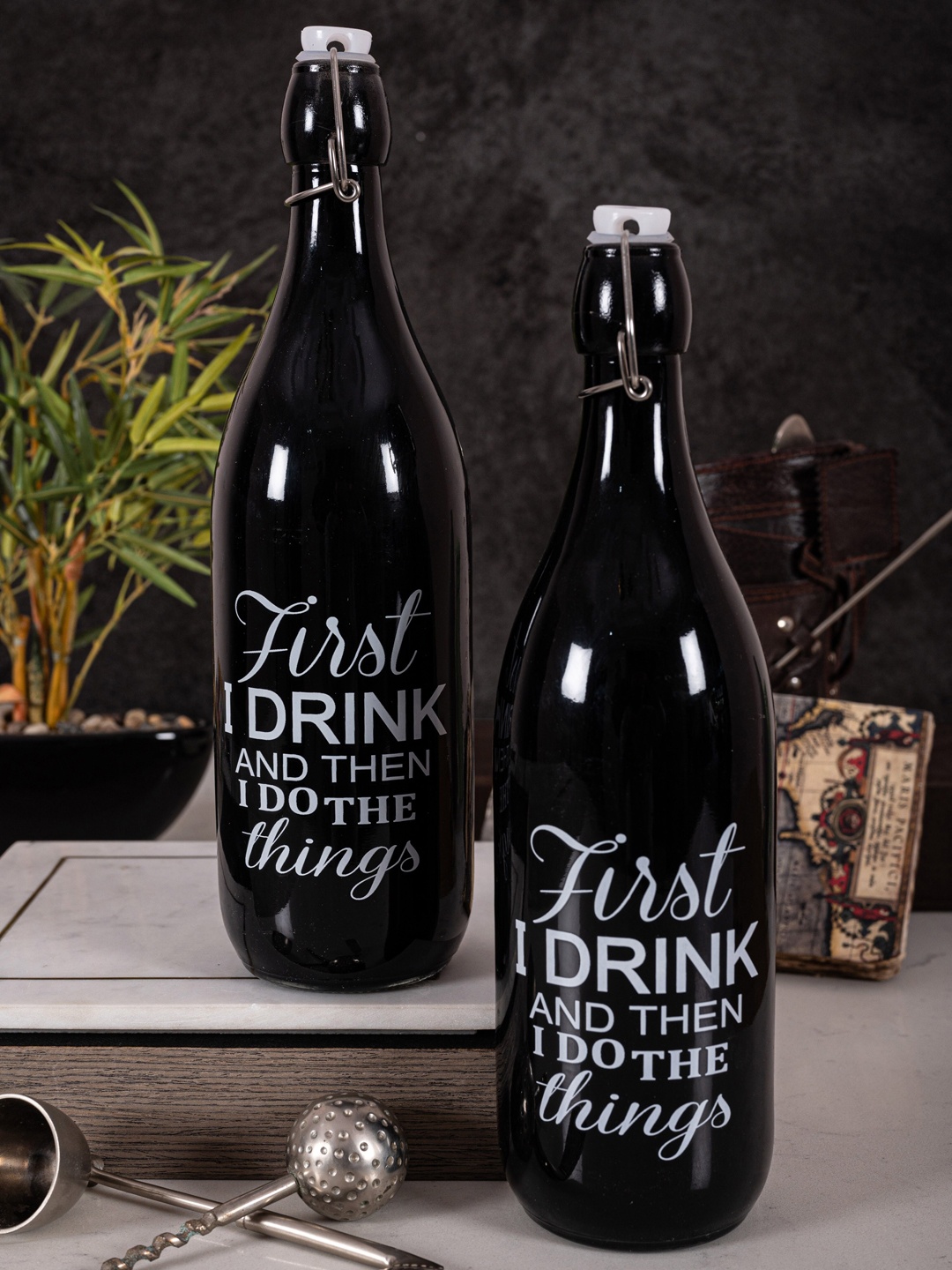 

GOODHOMES Set Of 2 Black & White Solid Bottles With Slogan