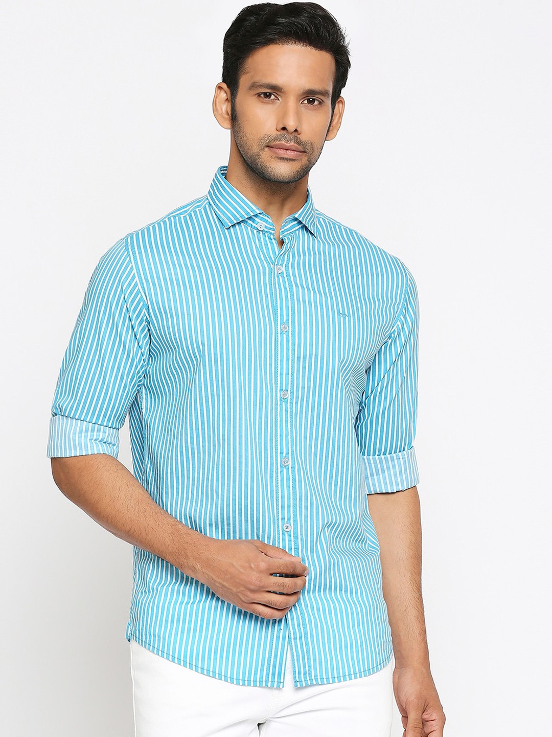 

Mufti Men Turquoise Blue Slim Fit Striped Casual Shirt