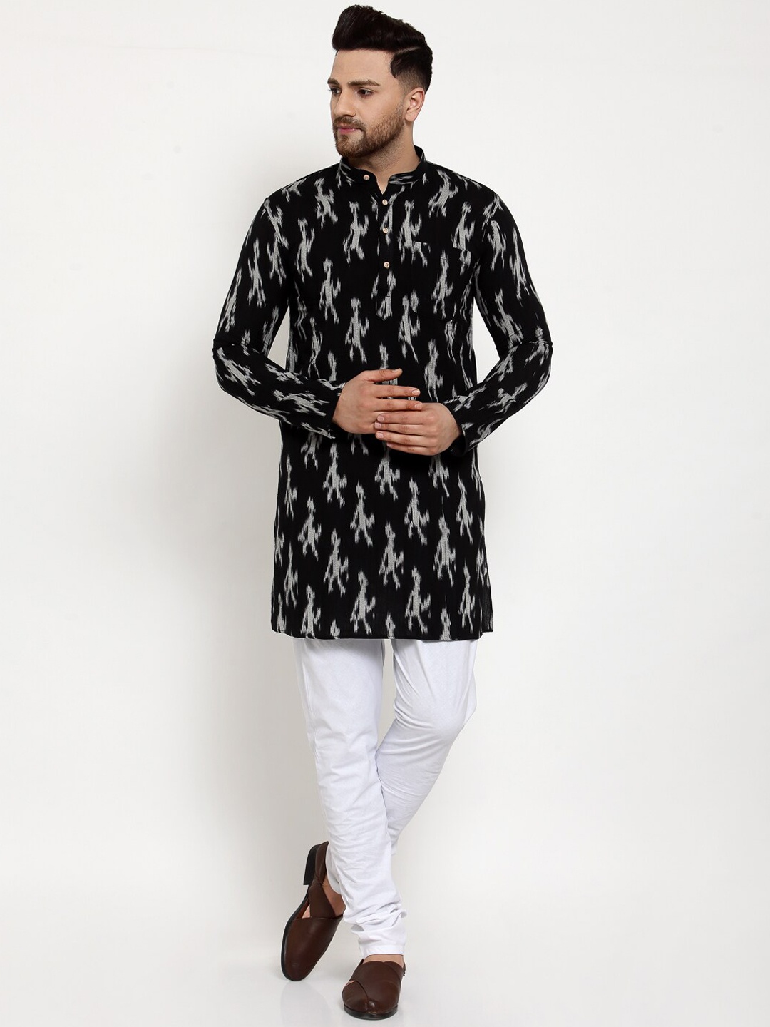

Wintage Men Black Printed Kurta with Pyjamas