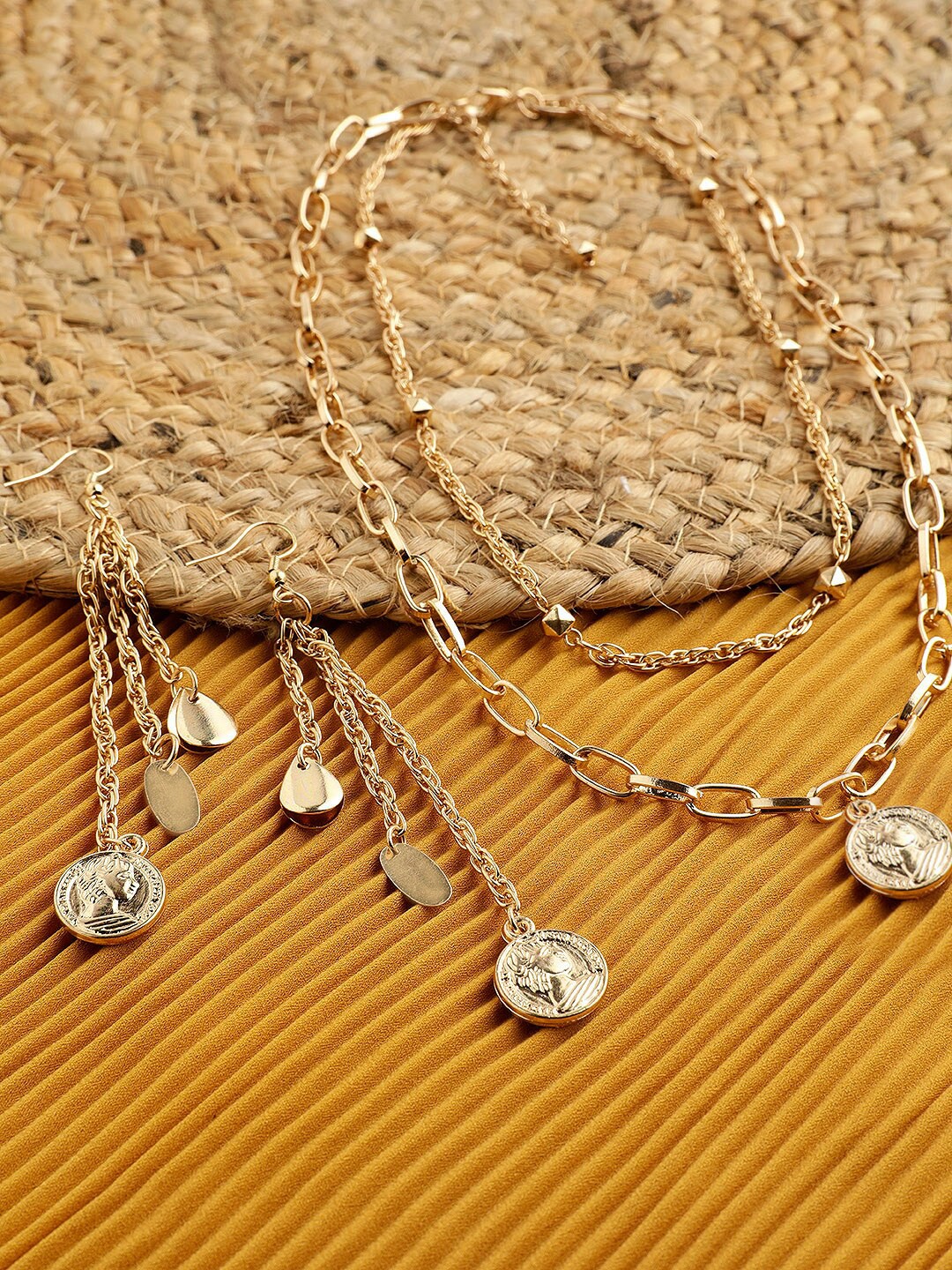 

STREET 9 Gold-Plated Layered Jewellery Set