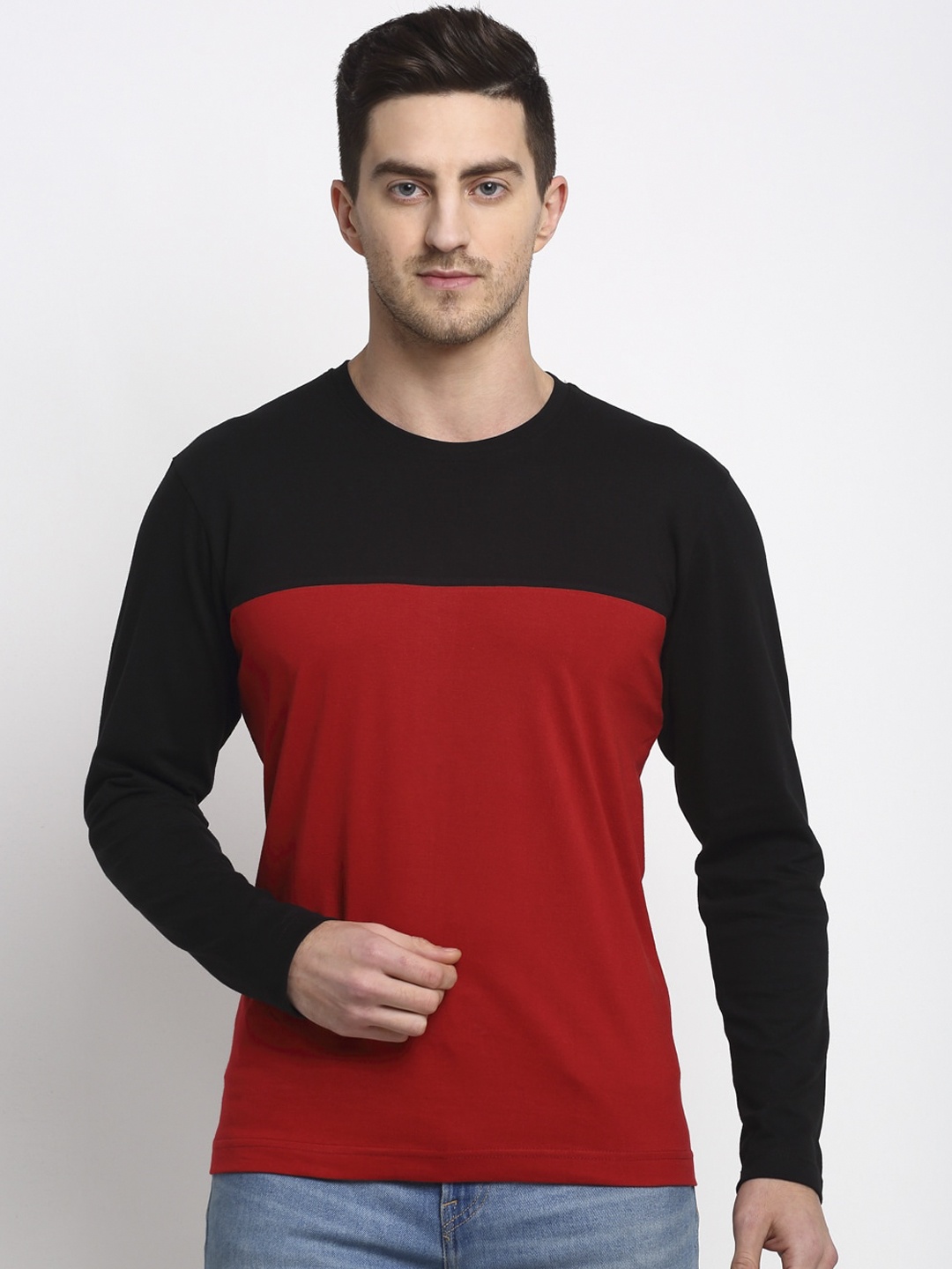 Friskers Men Black Colourblocked Round Neck T-shirt