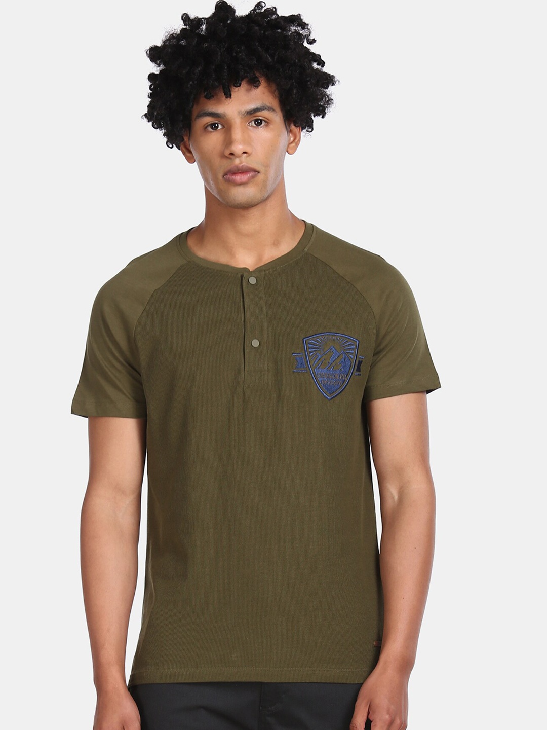 

Cherokee Men Olive Green Solid Henley Neck T-shirt