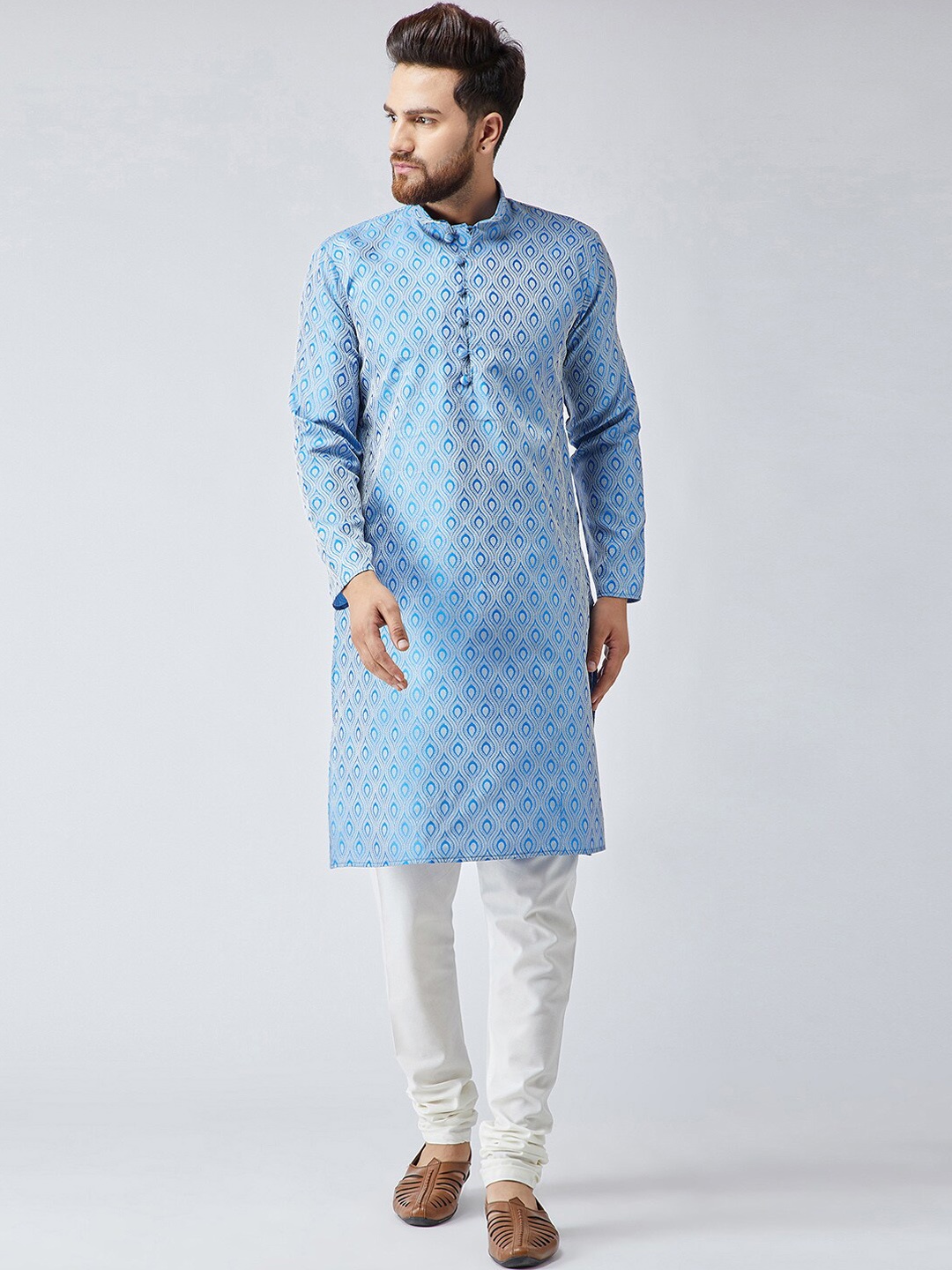 

Jompers Men Blue & White Printed Kurta with Churidar